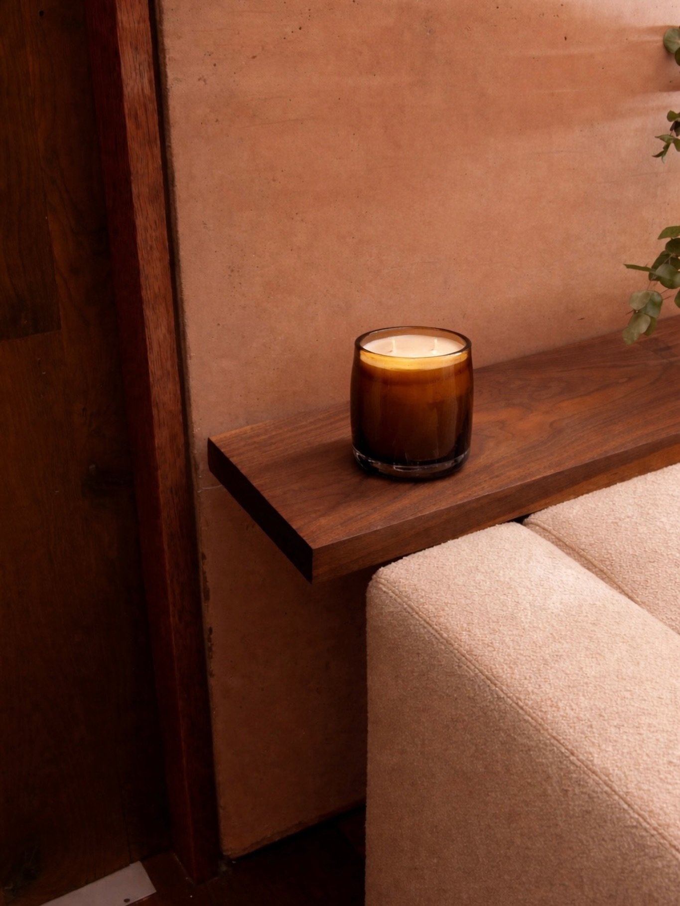 Terra en tu hogar 🤎

Dos aromas disponibles! Lavanda y gardenia (floral,dulce)
DM para pedidos y apartados 

#umbrahstudio #artesanal #vela #homedecor #vidriosoplado