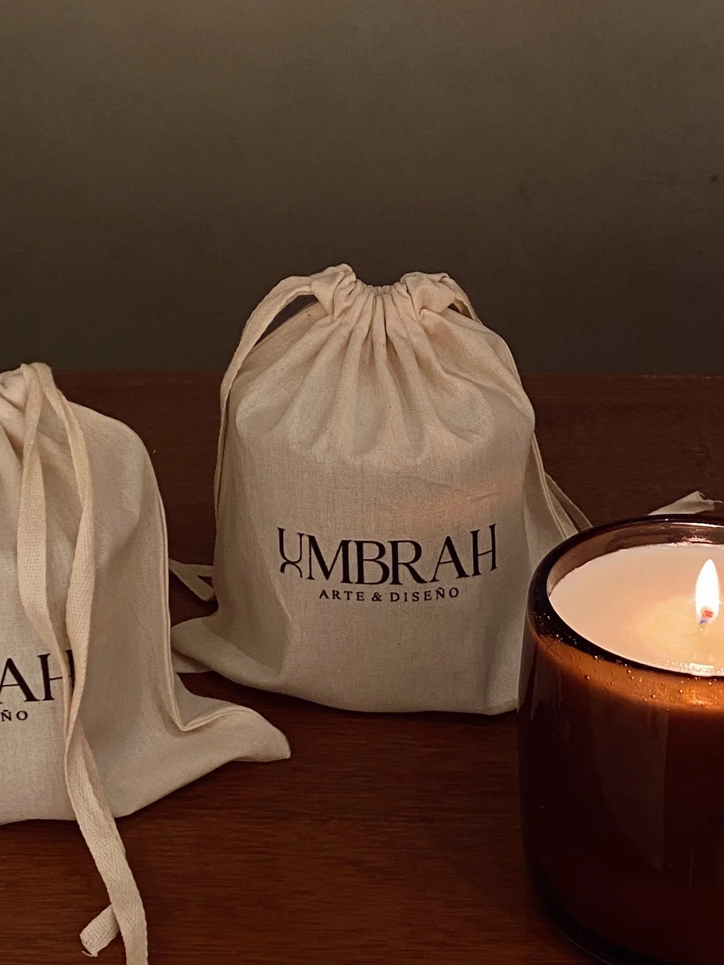 TERRA🤎 disponible en lavanda o gardenia

DM para pedidos!

#umbrahstudio #artesanal #velasarom&aacute;ticas #homedecor