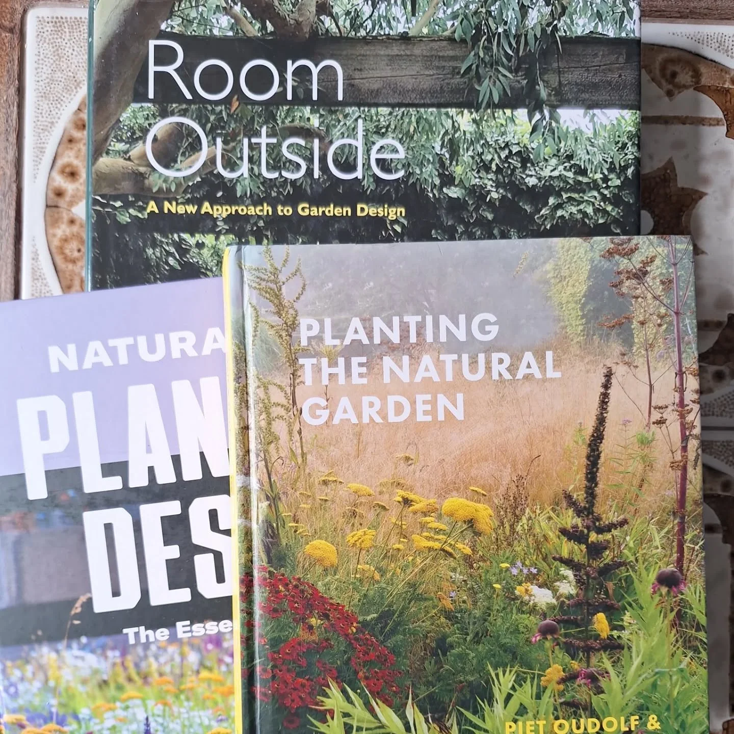 Arriving home from a break in Cornwall to Garden Design books 🙌👌🌳

#GardeningForWildlife #gardenartist #gardendesigner #wildlifefriendlygardening #EcoGardening