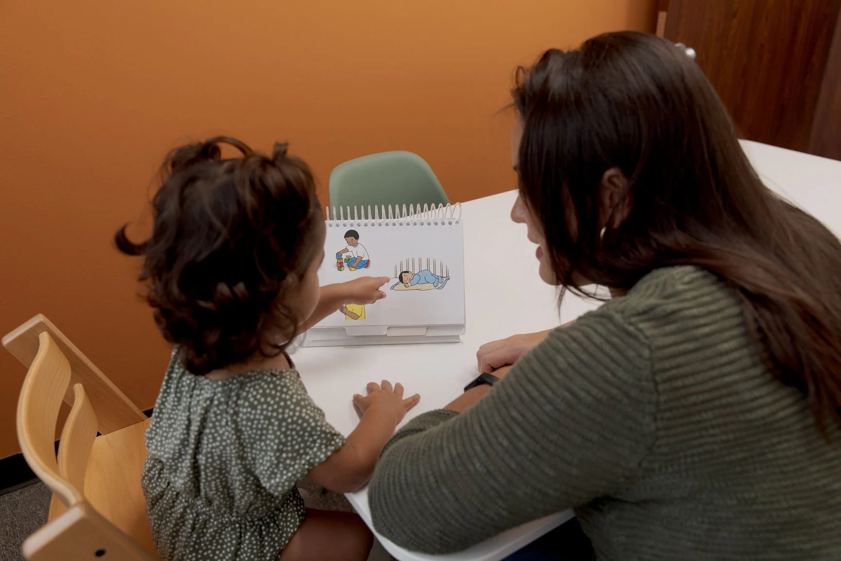 School vs. Private Speech Therapy: A Parent's Guide