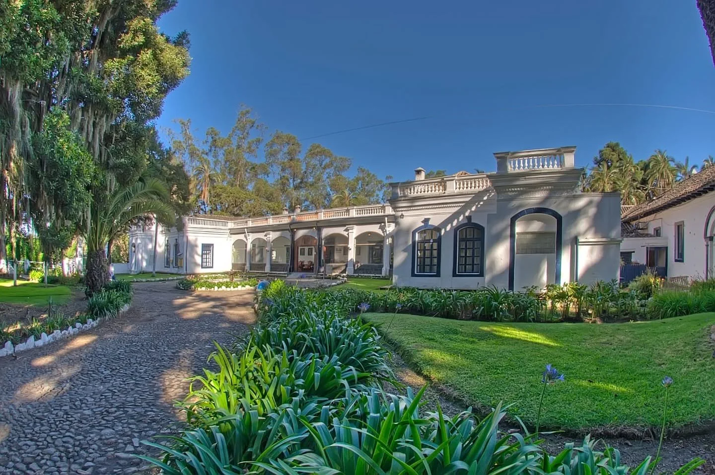 hacienda pinsaqui-2.jpg