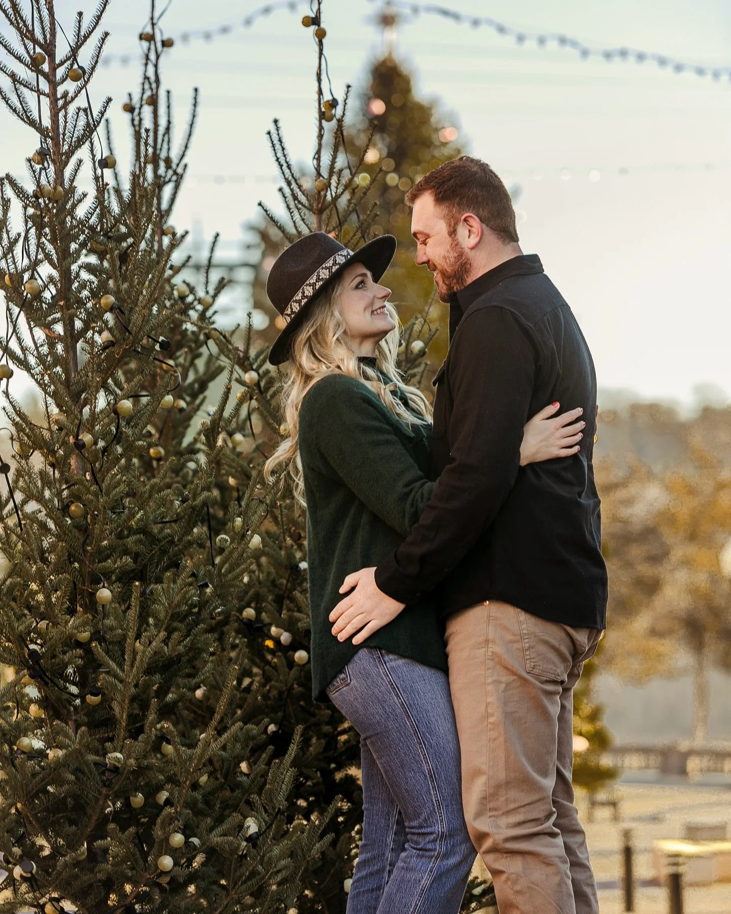 Wishing you and your family a very Merry Christmas from the ASP family! 🎄🧡

We&rsquo;re so grateful for every couple, family, and story we had the privilege of capturing this year. Here&rsquo;s to memories that last far beyond the holidays! 

How a