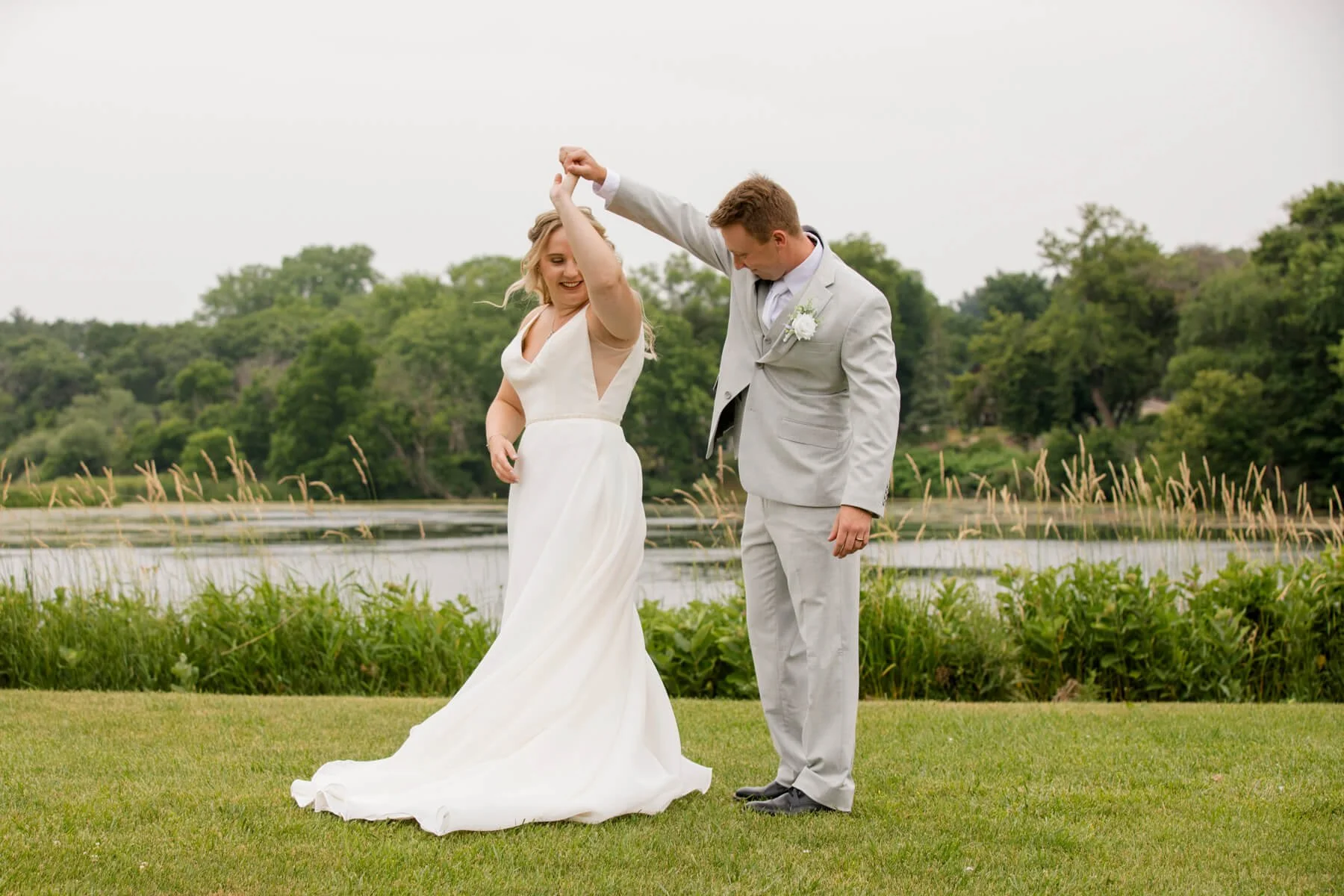 002-The-Barn-at-Mirror-Lake-wedding-photographer-mondovi-wi-wisconsin-wedding-venue-buffalo-county.jpg