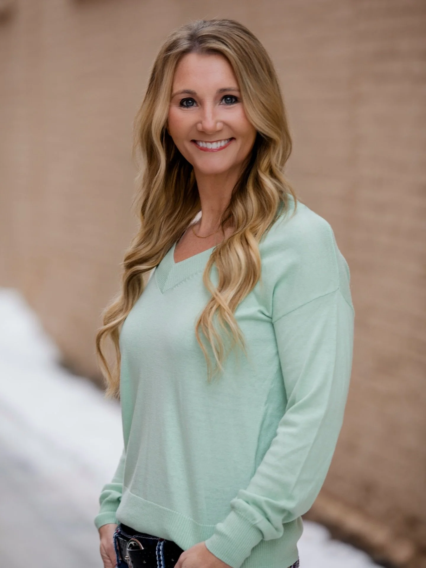 Updating your LinkedIn profile? Building out your company bio? Launching a personal brand?

A strong headshot is more important than ever. It&rsquo;s the modern-day handshake, your first impression in the digital world. A polished, confident image he