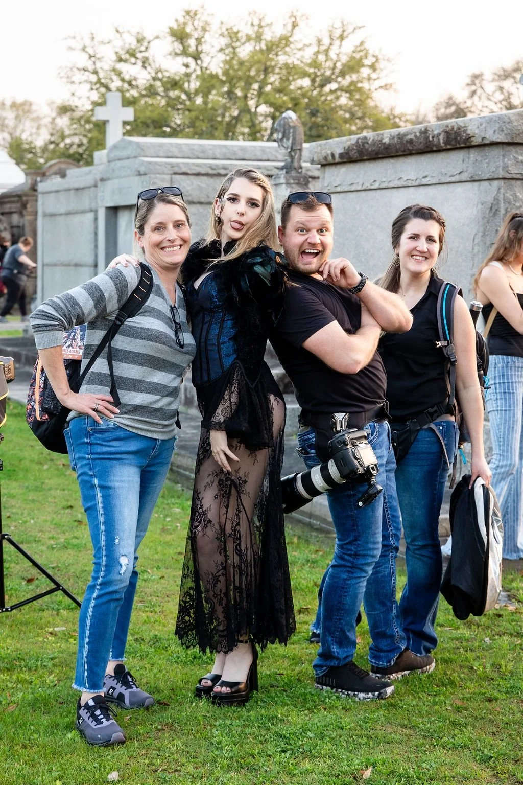 photographer_wisconsin_behind-the-scenes-senior-black-dress.jpeg