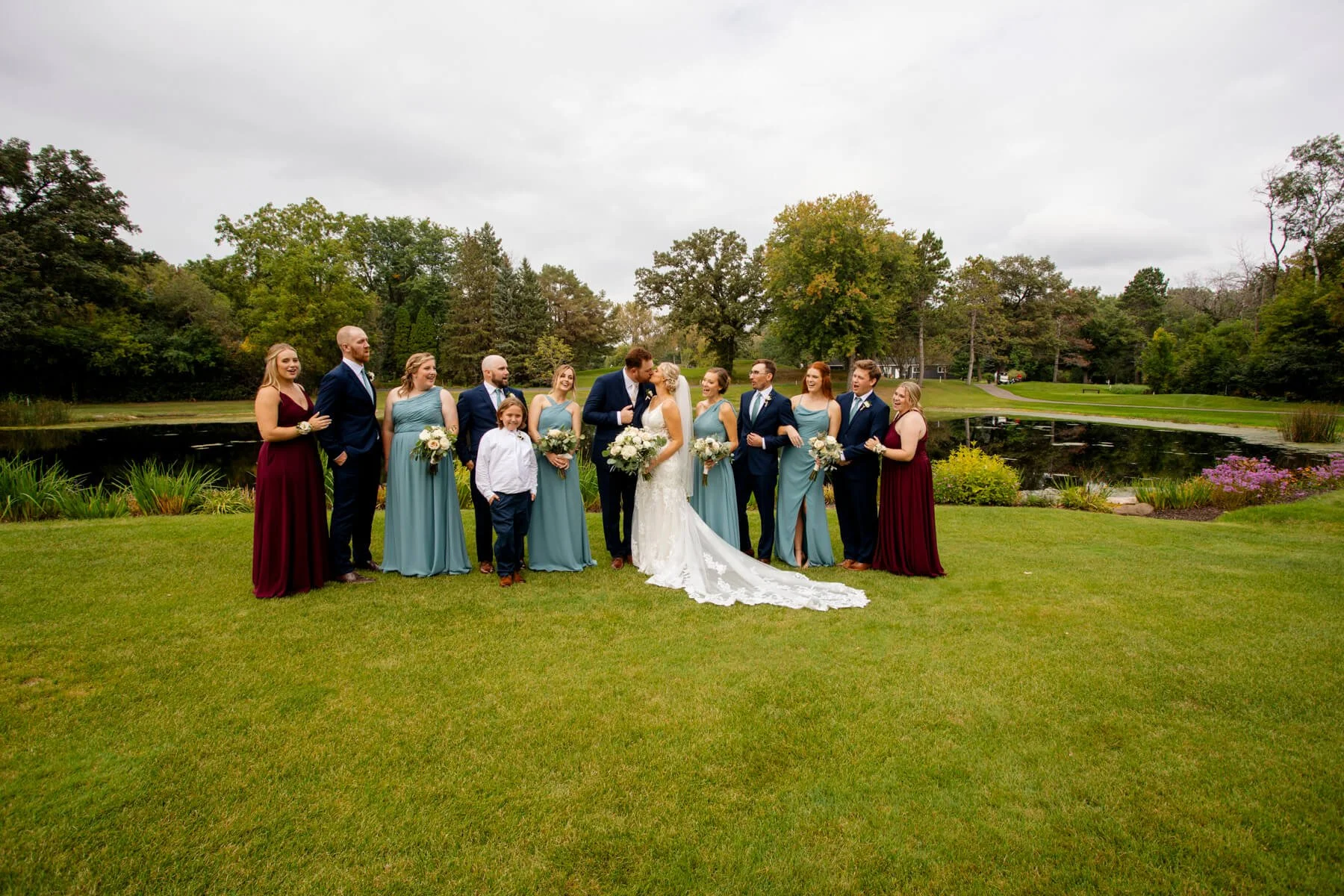 006-Dellwood Country Club - Dellwood, MN - Twin Cities Wedding Photographer.jpg