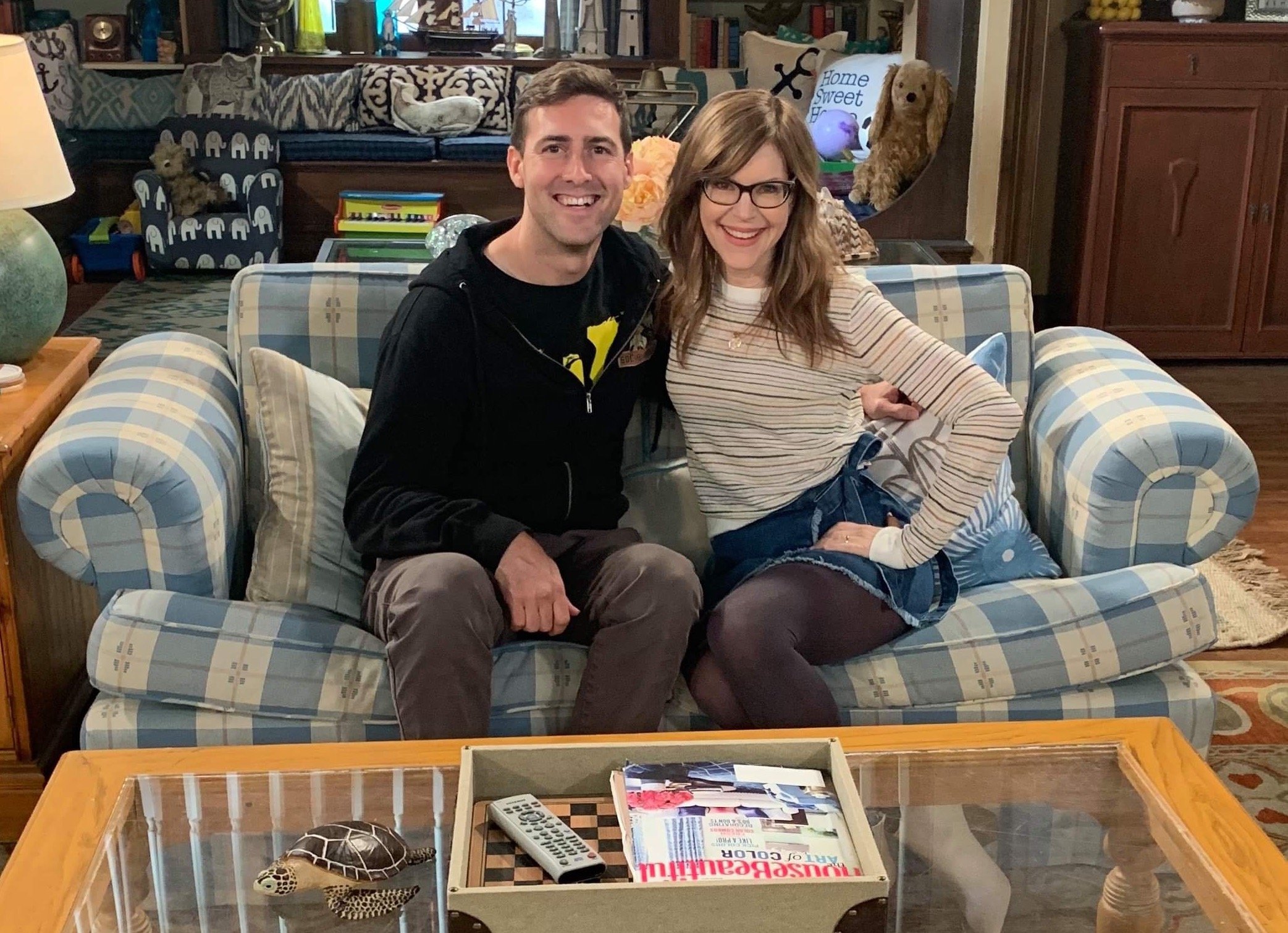 Will Griffin Lisa Loeb Fuller House Couch