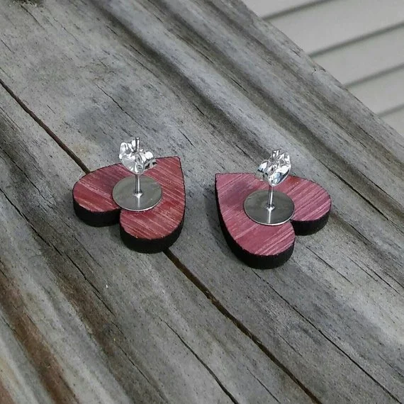 PurpleWoodenHeartsBeltStudEarrings2__52729.jpg
