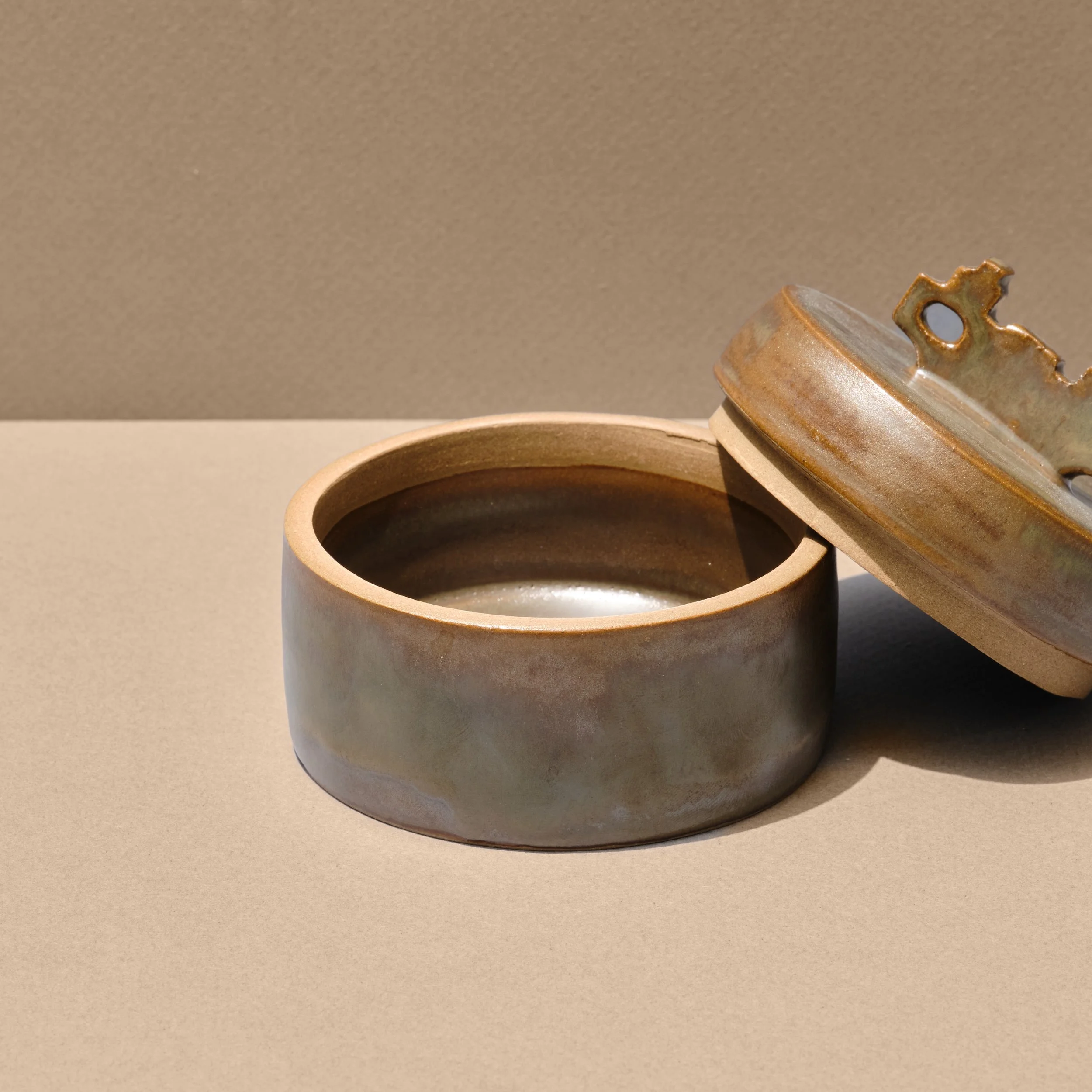 Ferry_Sculpture_Jar_Dark_Seaweed_1_ALT1.jpg