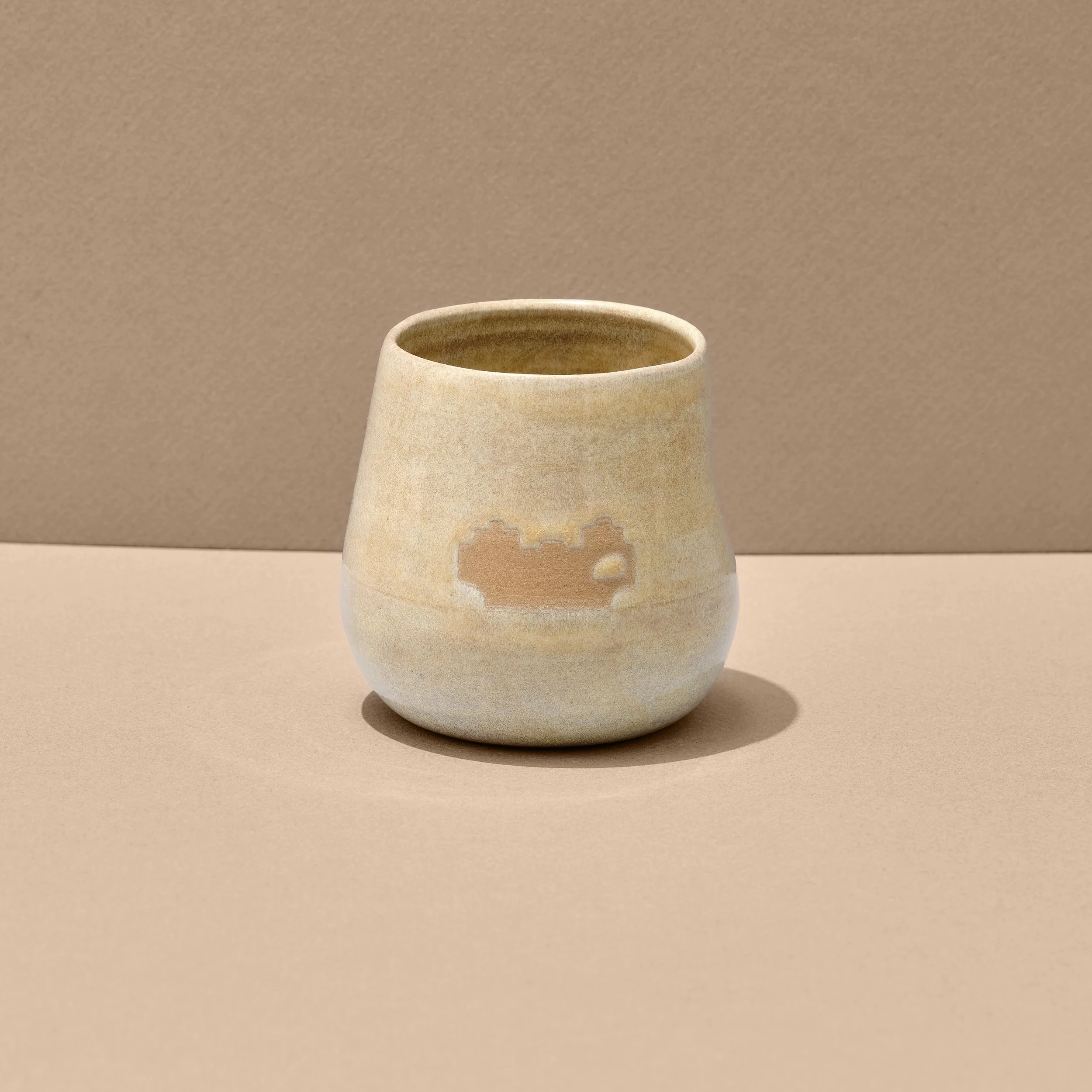 Crossing_Thumb_Cup_Salt_Spray_1_FRONT.jpg