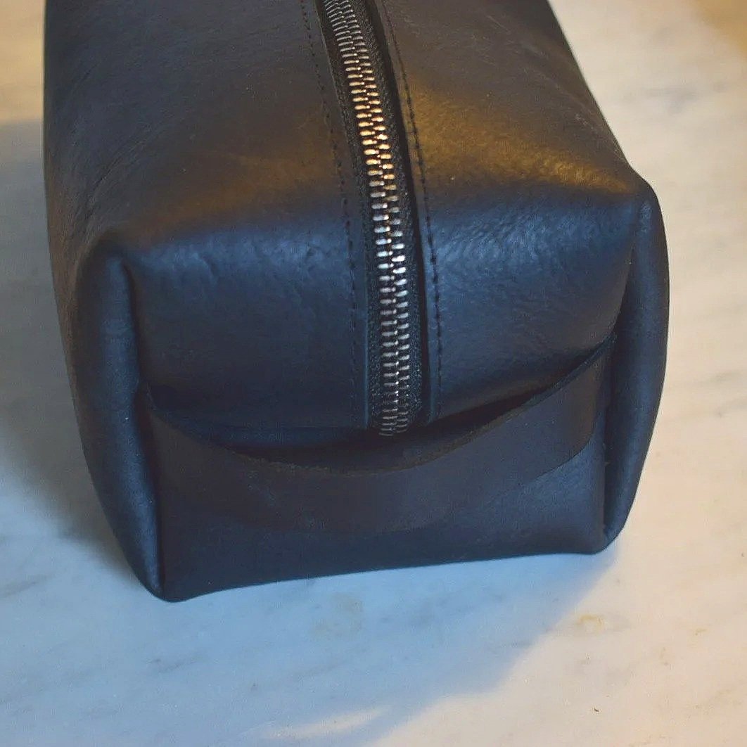 Dopp_Black_End.jpg