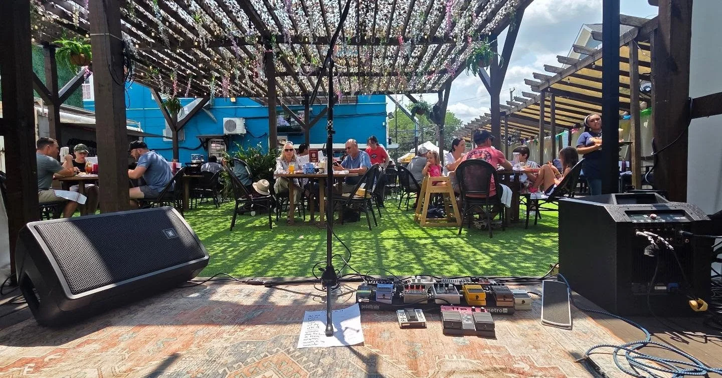 All set up for today's Songwriter Sessions at @hifitexmexbbq @eveningstarva. I'm on at 1, @audreydoodlez at 2!

#delrayva #alexandriava #livemuskc #songwriter