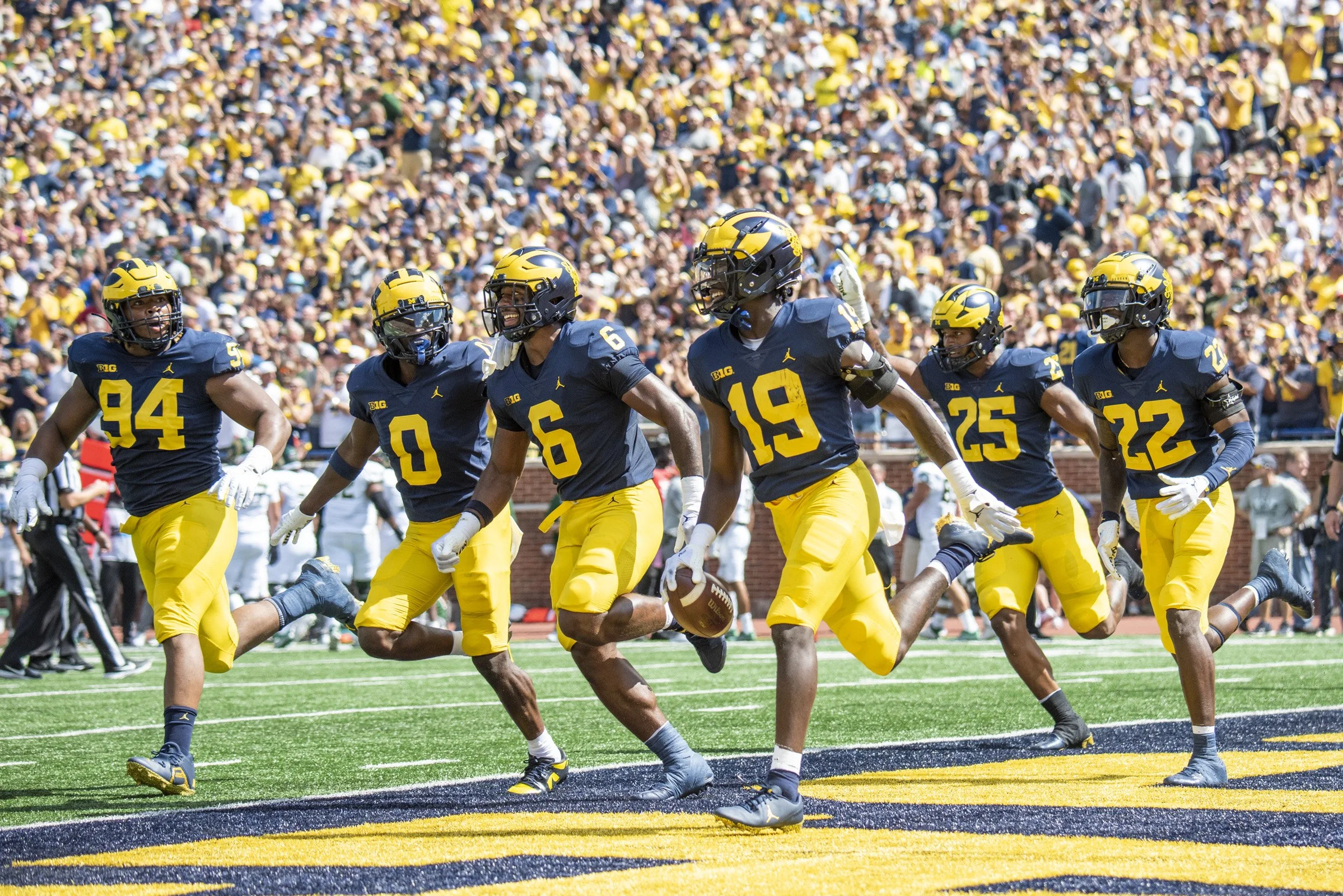 2022 FB_UM vs CSU0023.jpg