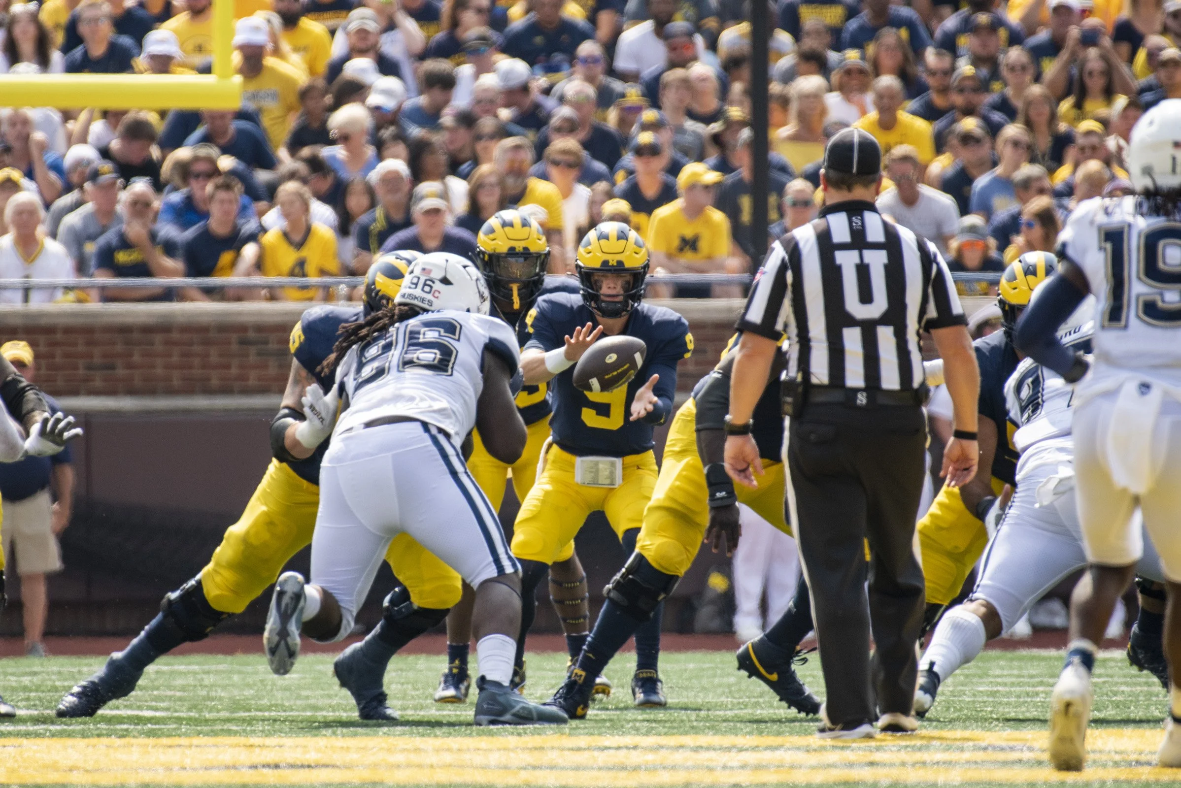 2022 FB_UM vs UCONN054.jpg