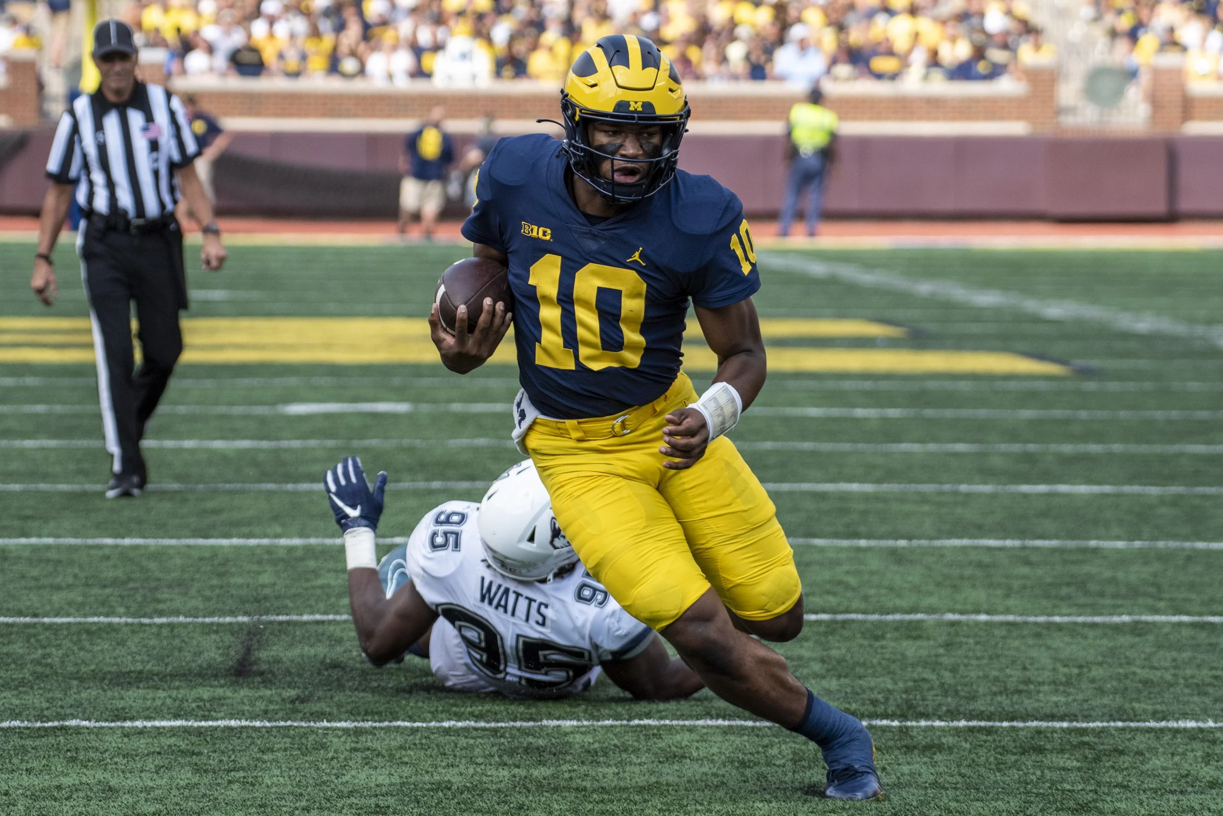 2022 FB_UM vs UCONN088.jpg