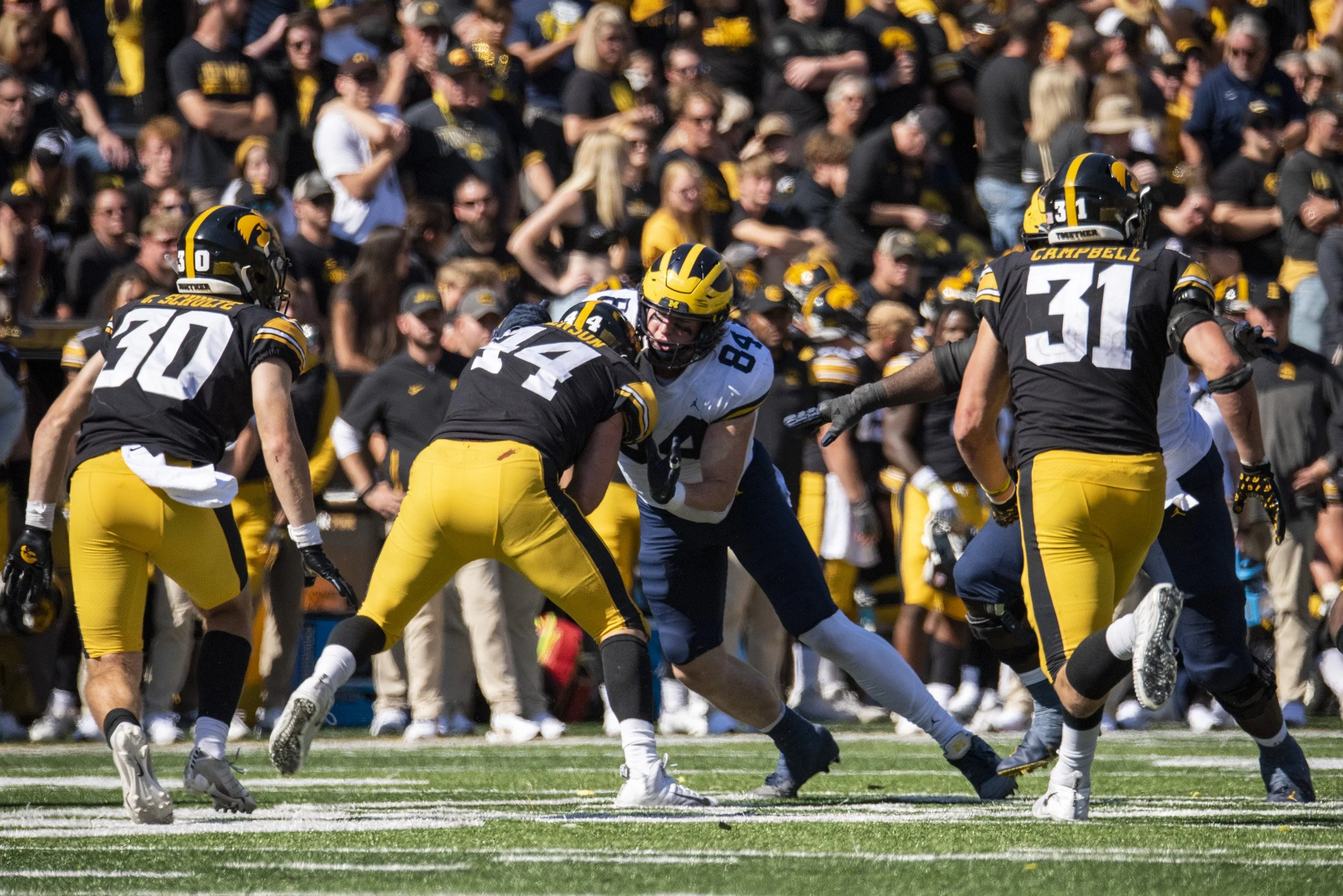 2022 FB_UM vs Iowa080.jpg