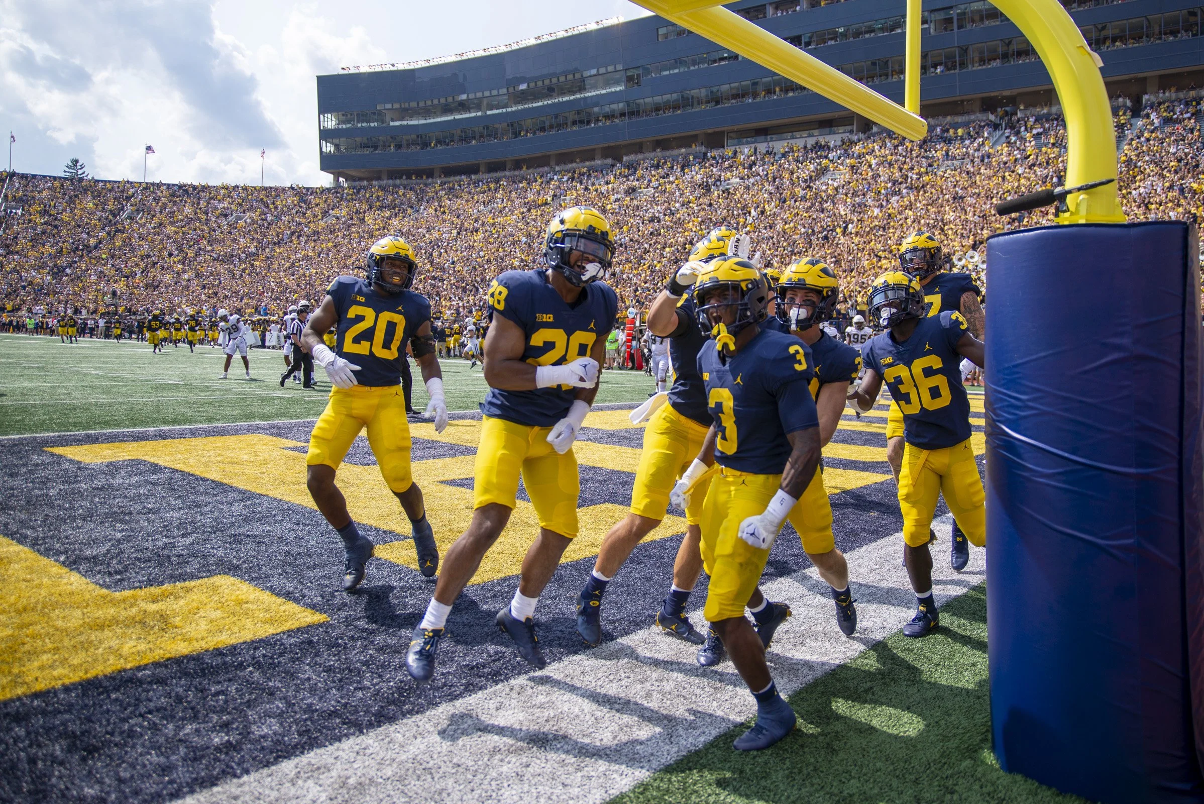 2022 FB_UM vs UCONN069.jpg