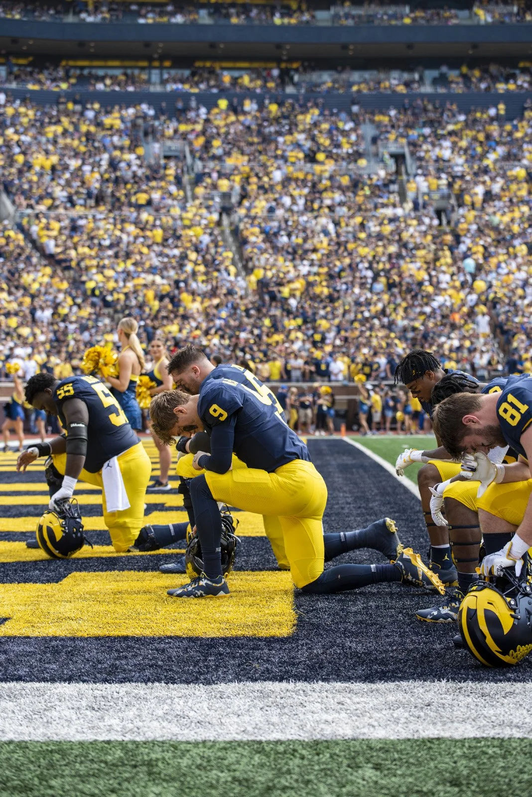 2022 FB_UM vs UCONN014.jpg