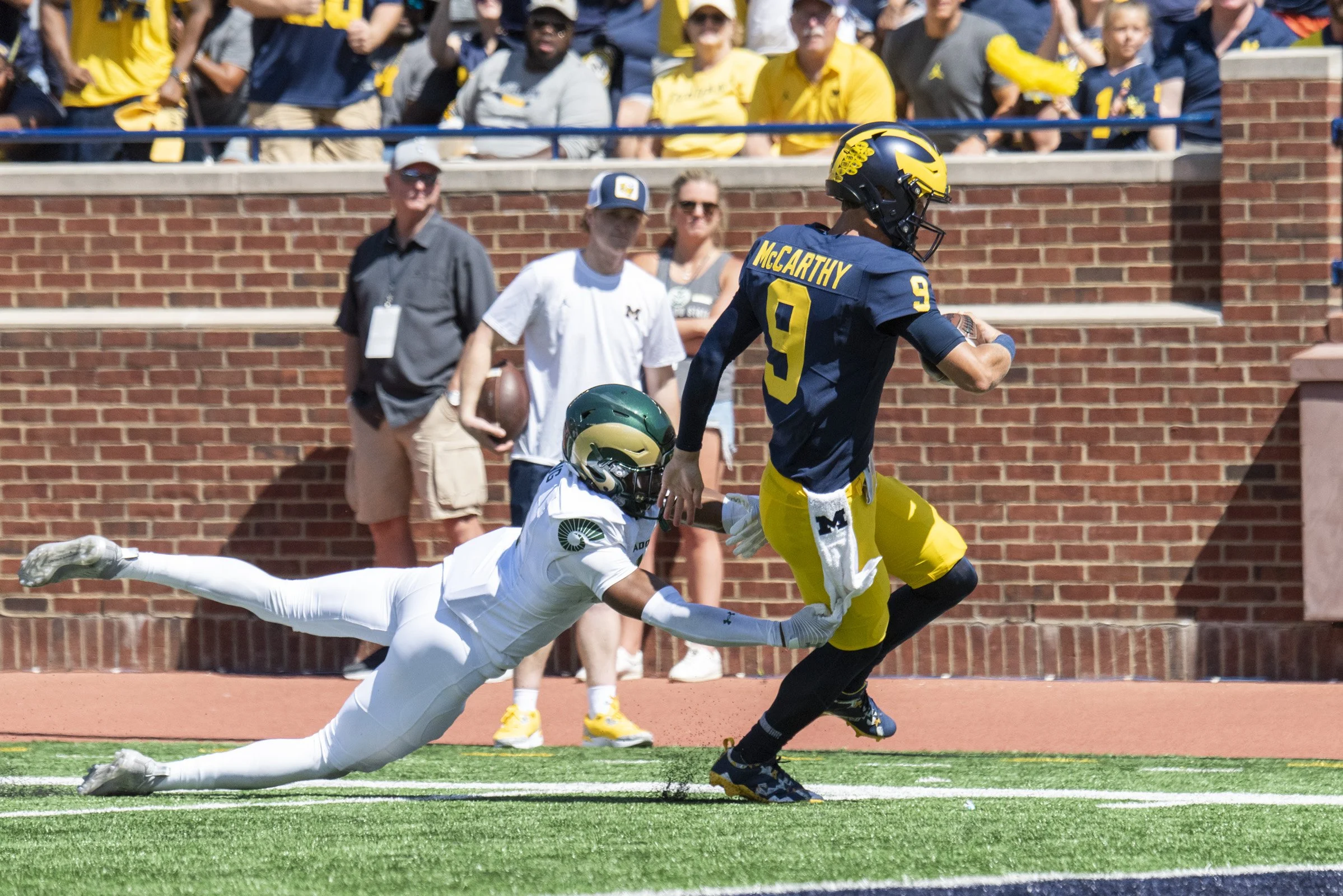 2022 FB_UM vs CSU0076.jpg