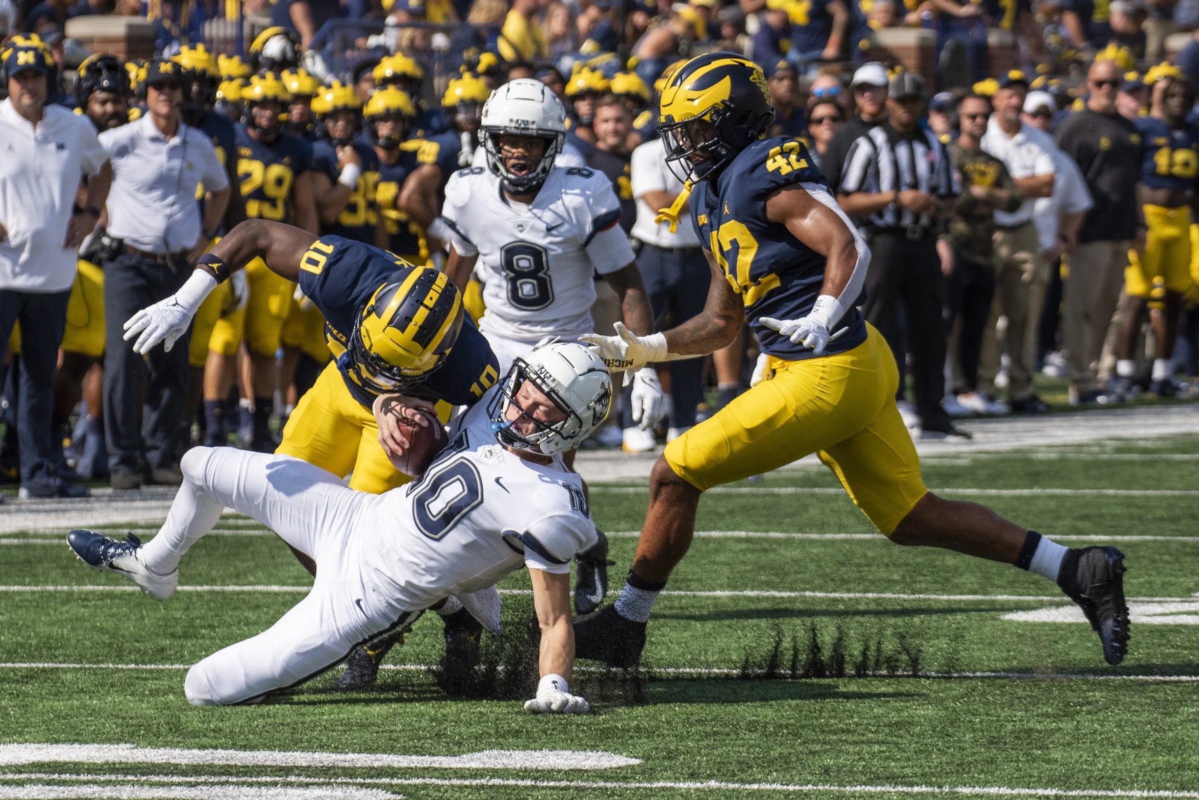 2022 FB_UM vs UCONN100.jpg