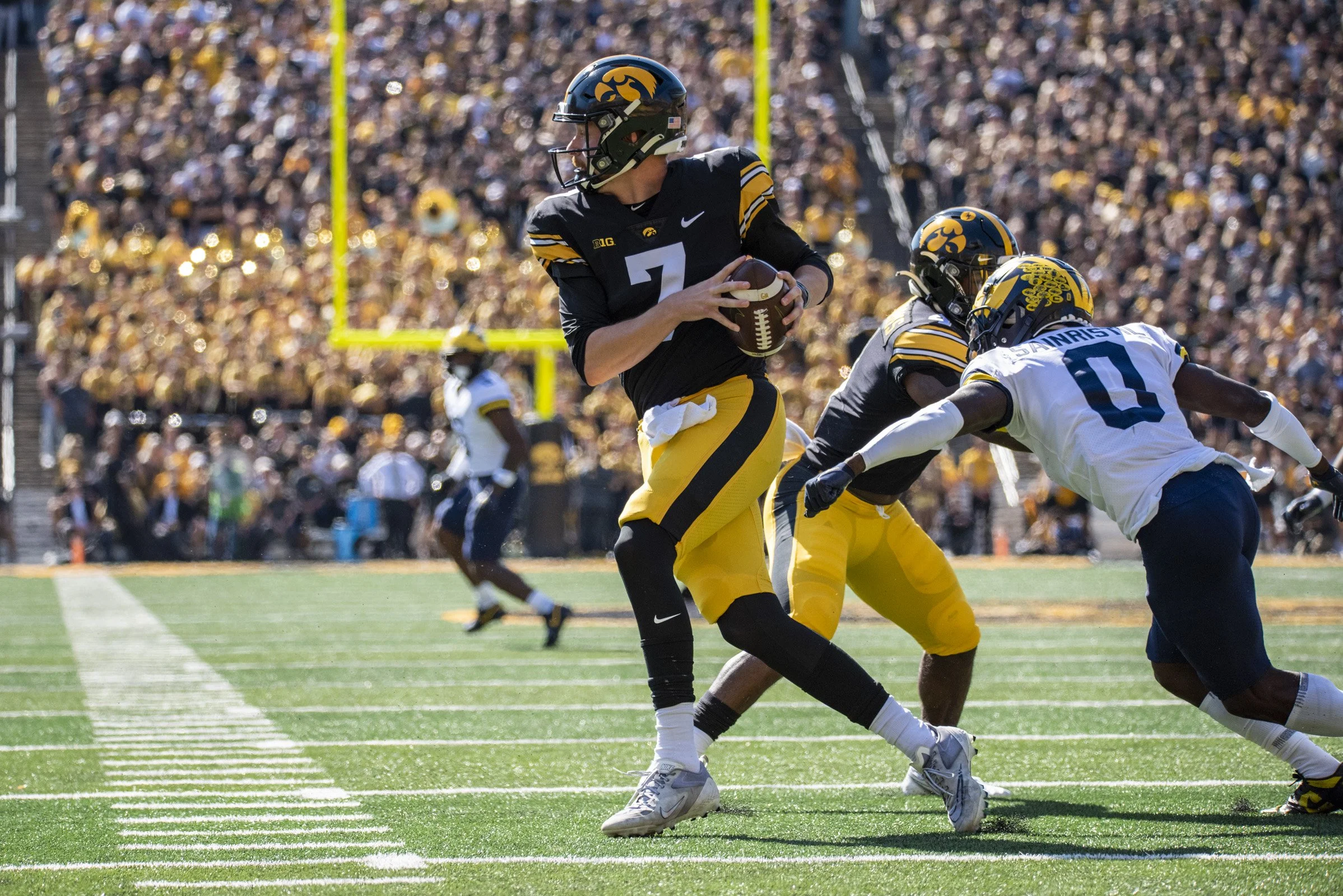 2022 FB_UM vs Iowa030.jpg