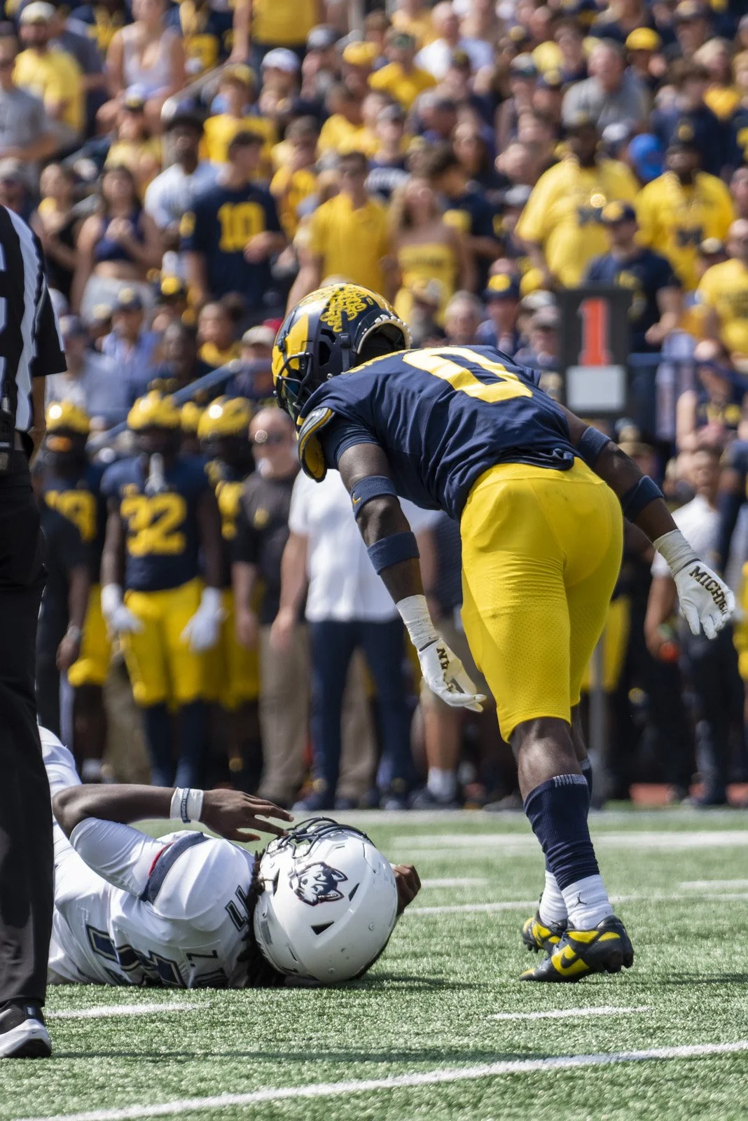 2022 FB_UM vs UCONN063.jpg