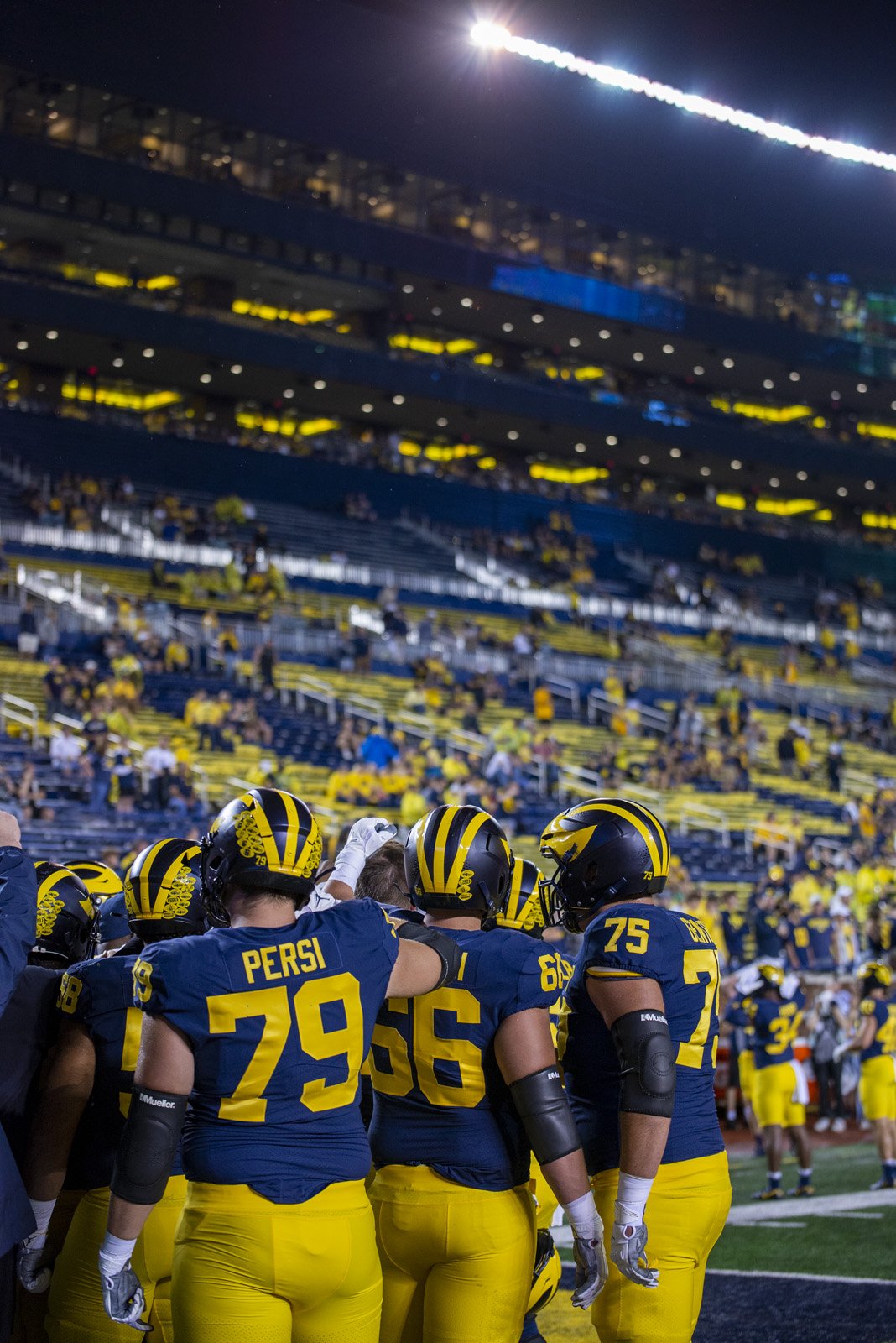 2022 FB_UM vs Hawaii0001.jpg