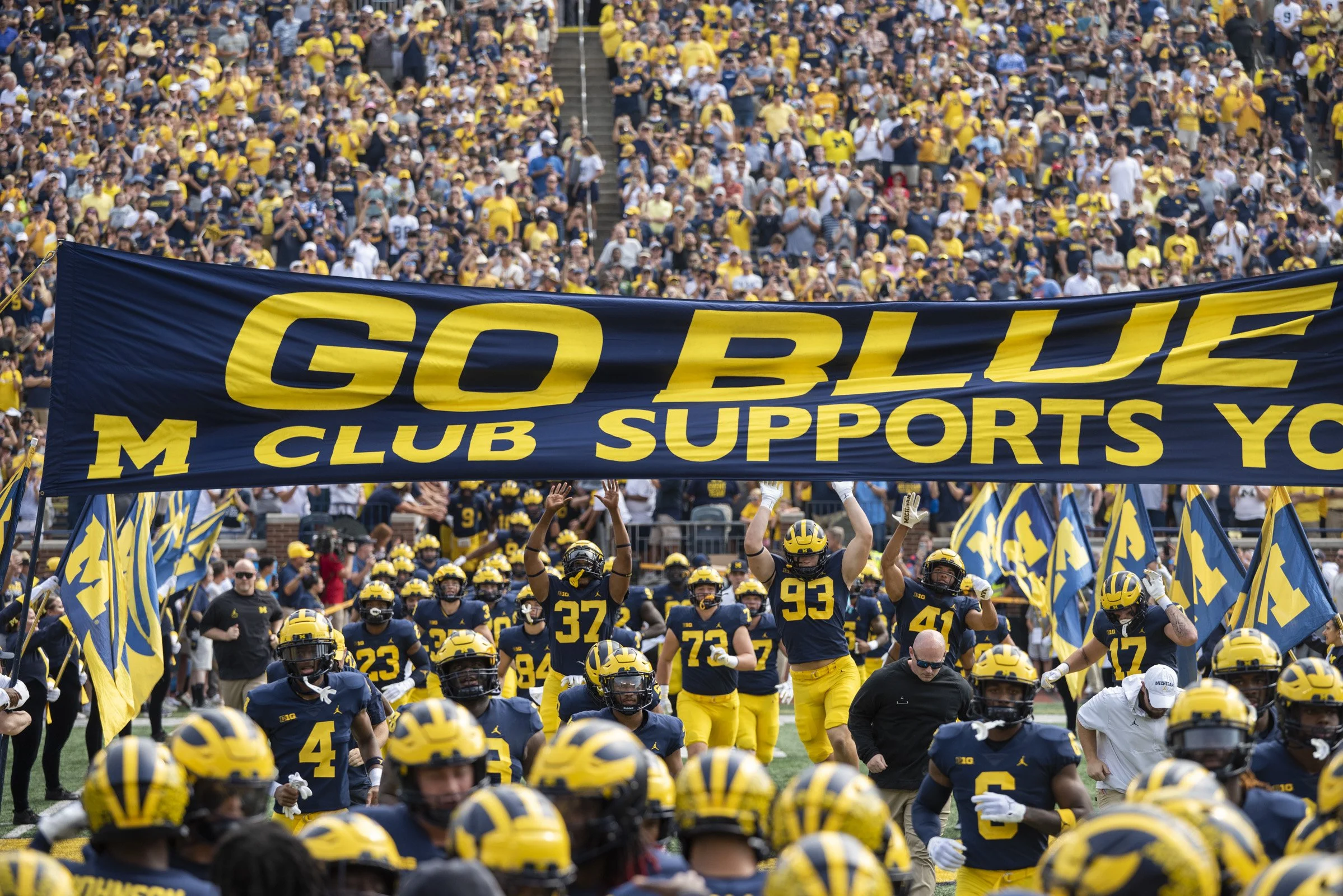 2022 FB_UM vs UCONN012.jpg