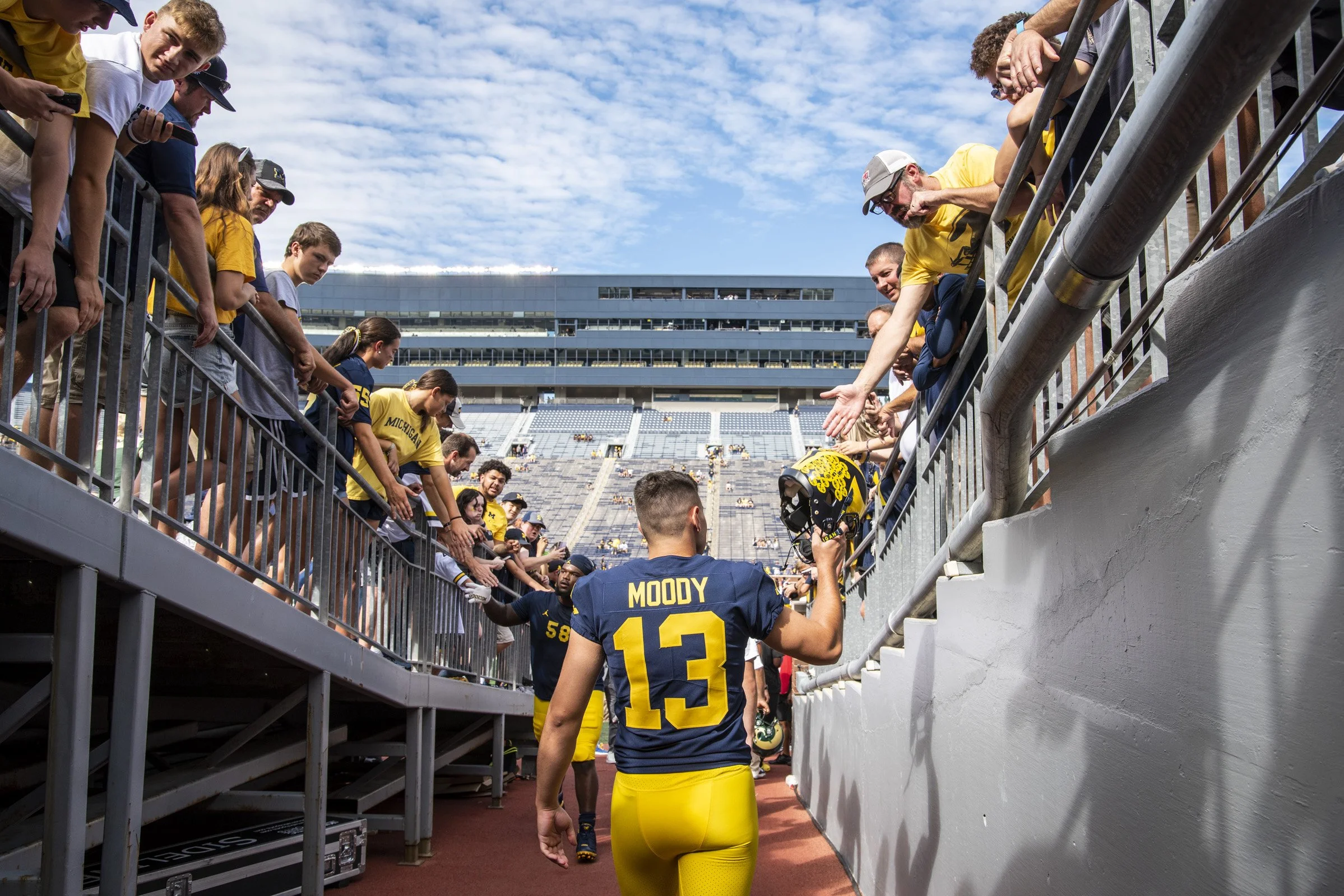 2022 FB_UM vs CSU0003.jpg