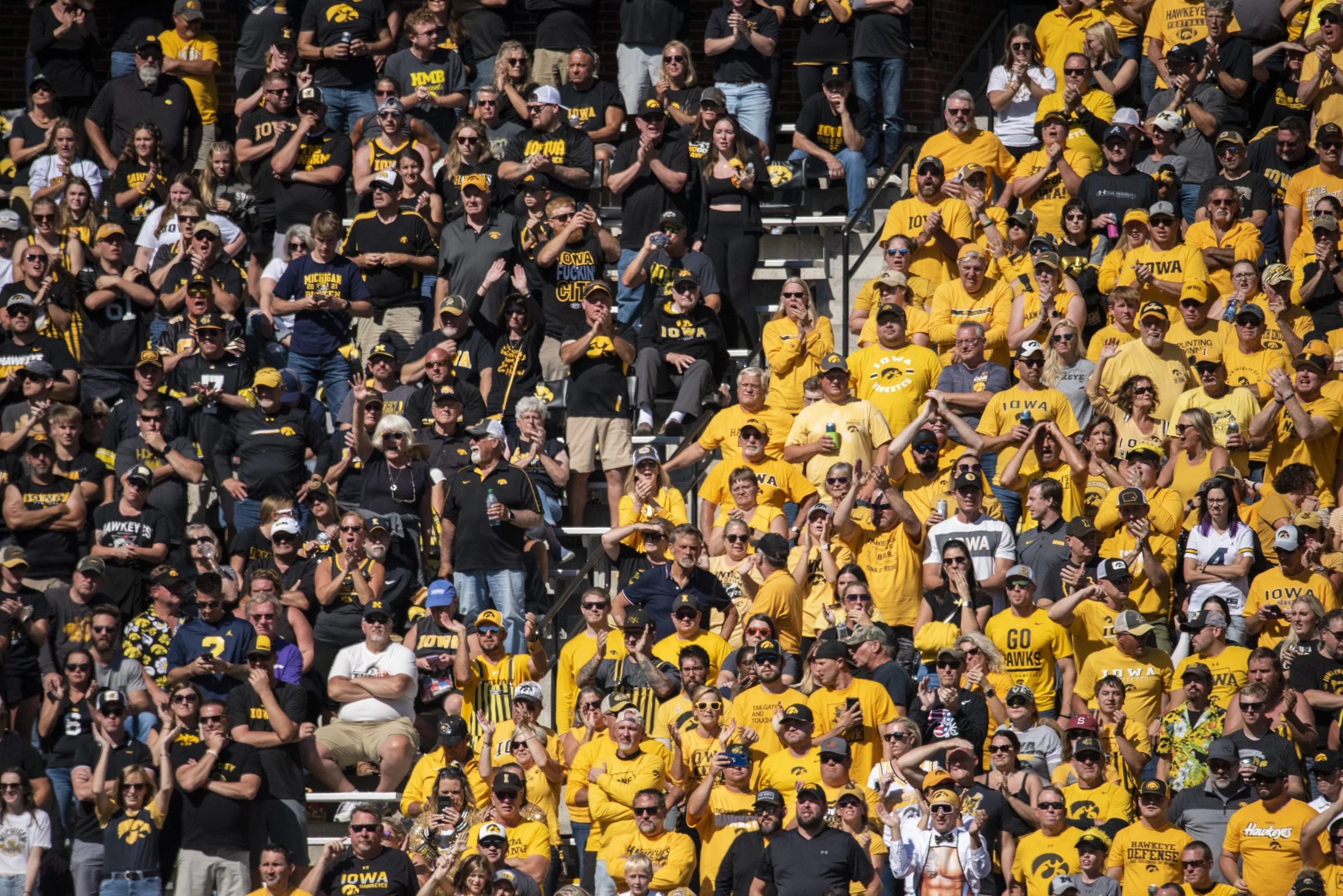 2022 FB_UM vs Iowa071.jpg