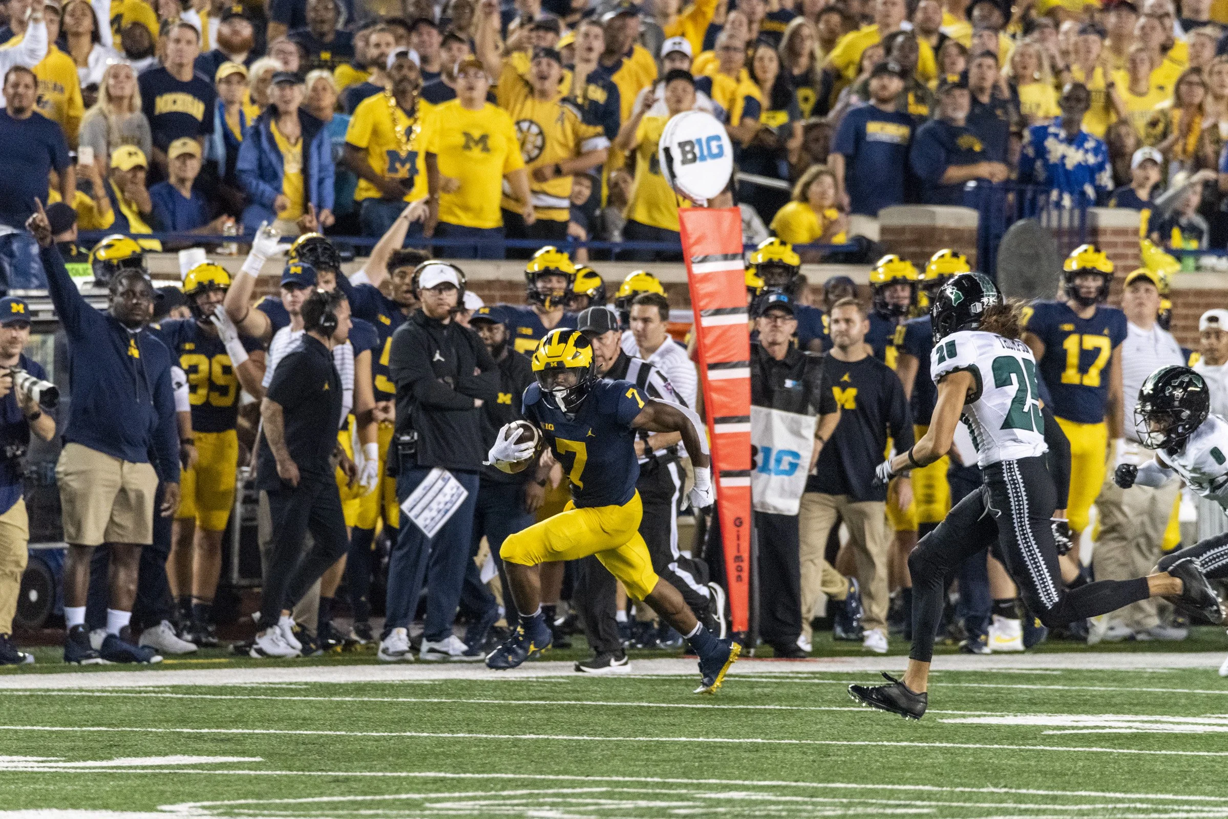 2022 FB_UM vs Hawaii0054.jpg