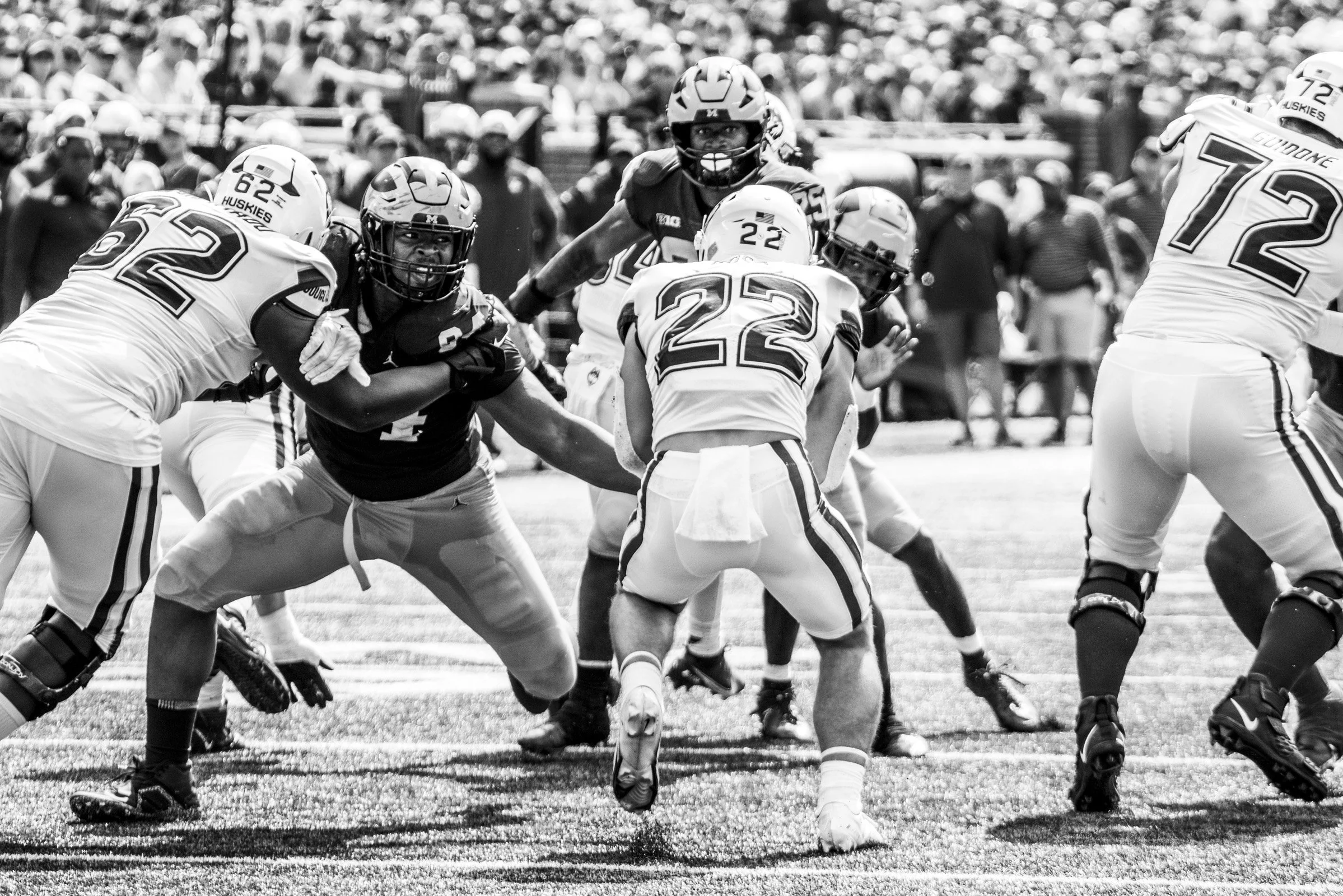 2022 FB_UM vs UCONN057.jpg