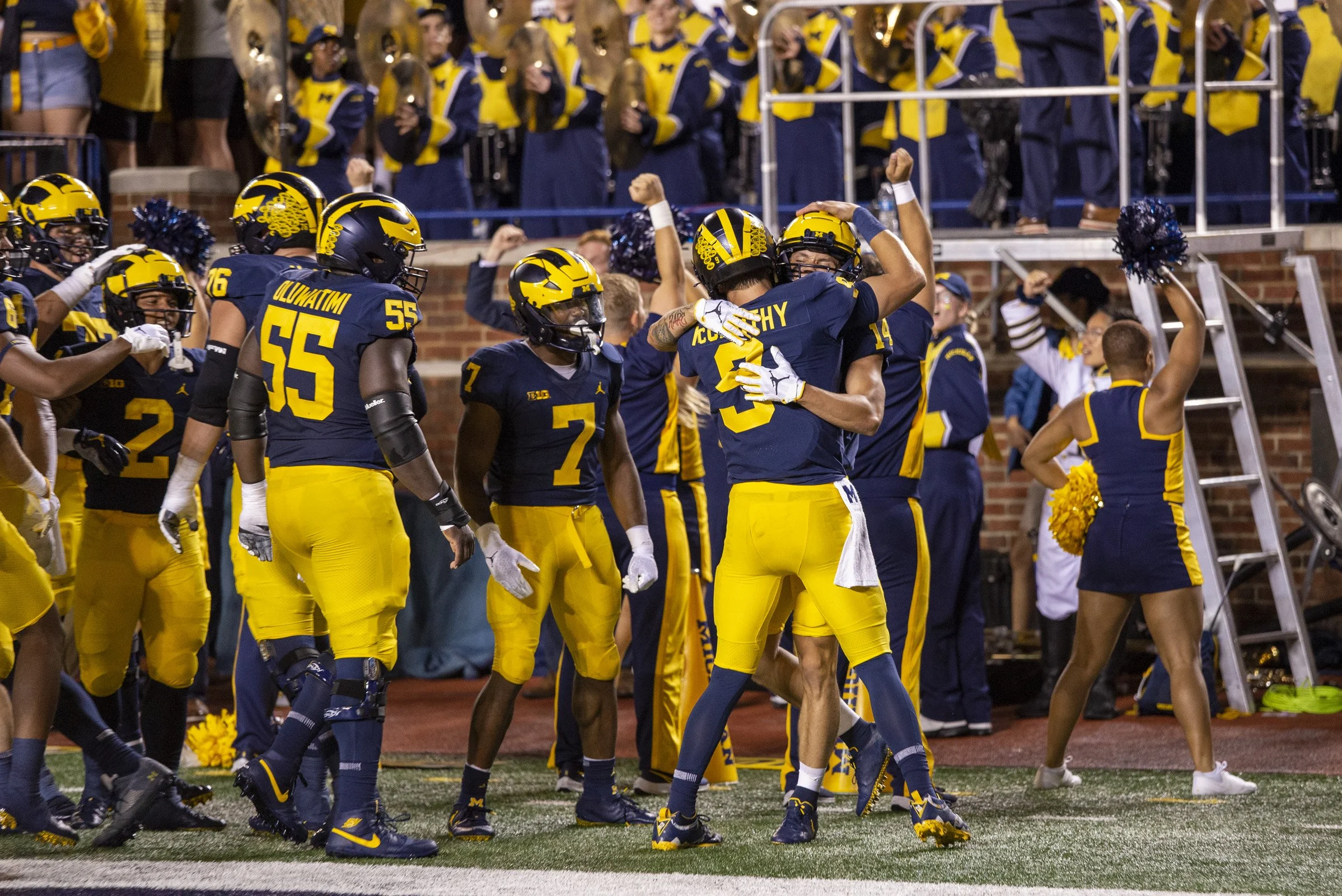 2022 FB_UM vs Hawaii0019.jpg