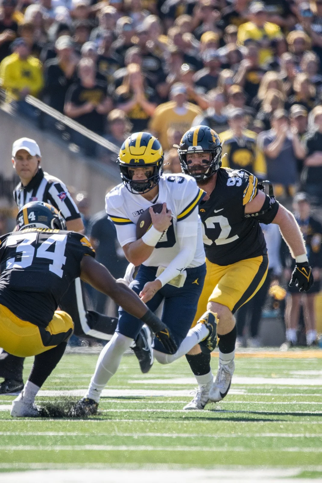 2022 FB_UM vs Iowa026.jpg