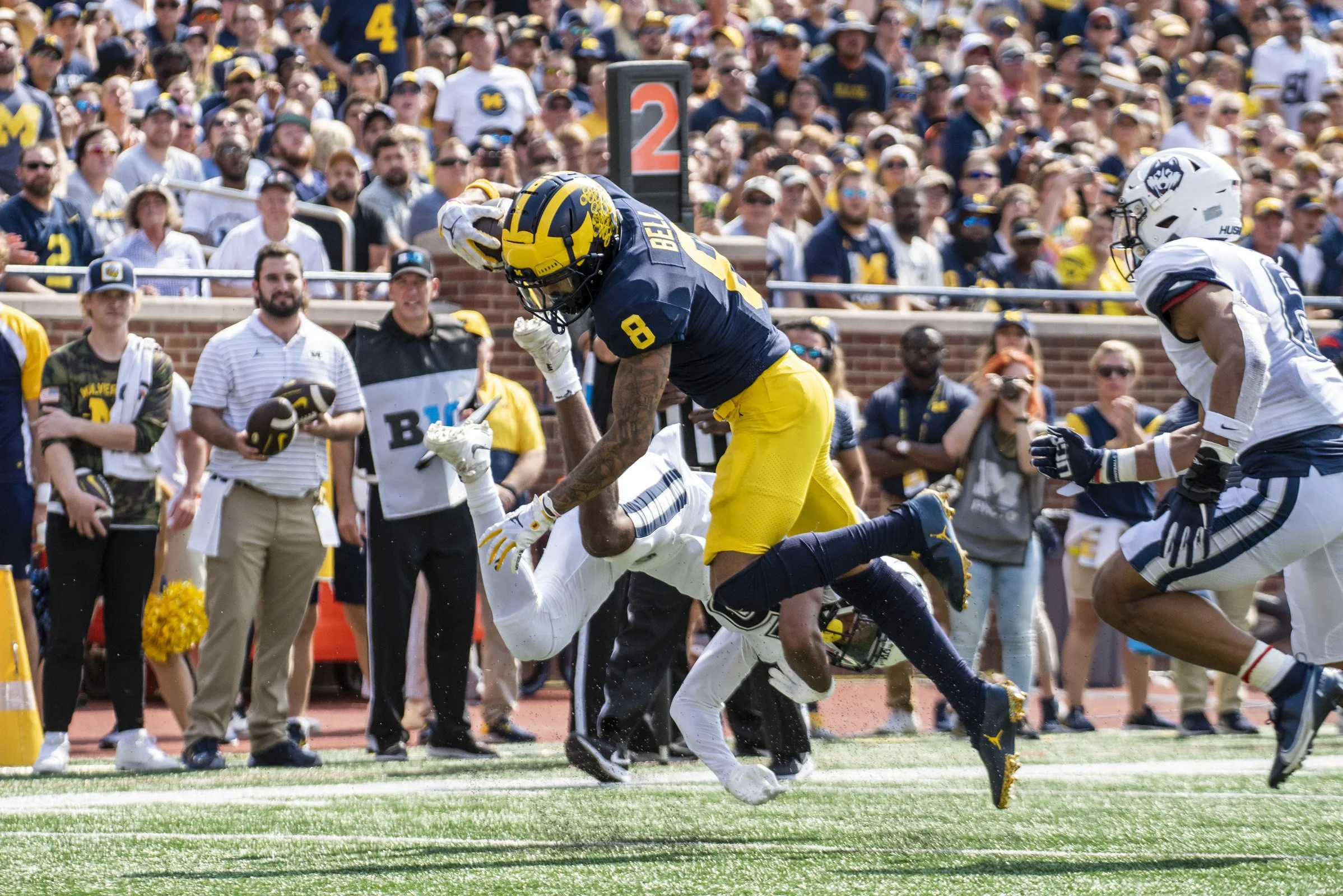 2022 FB_UM vs UCONN050.jpg