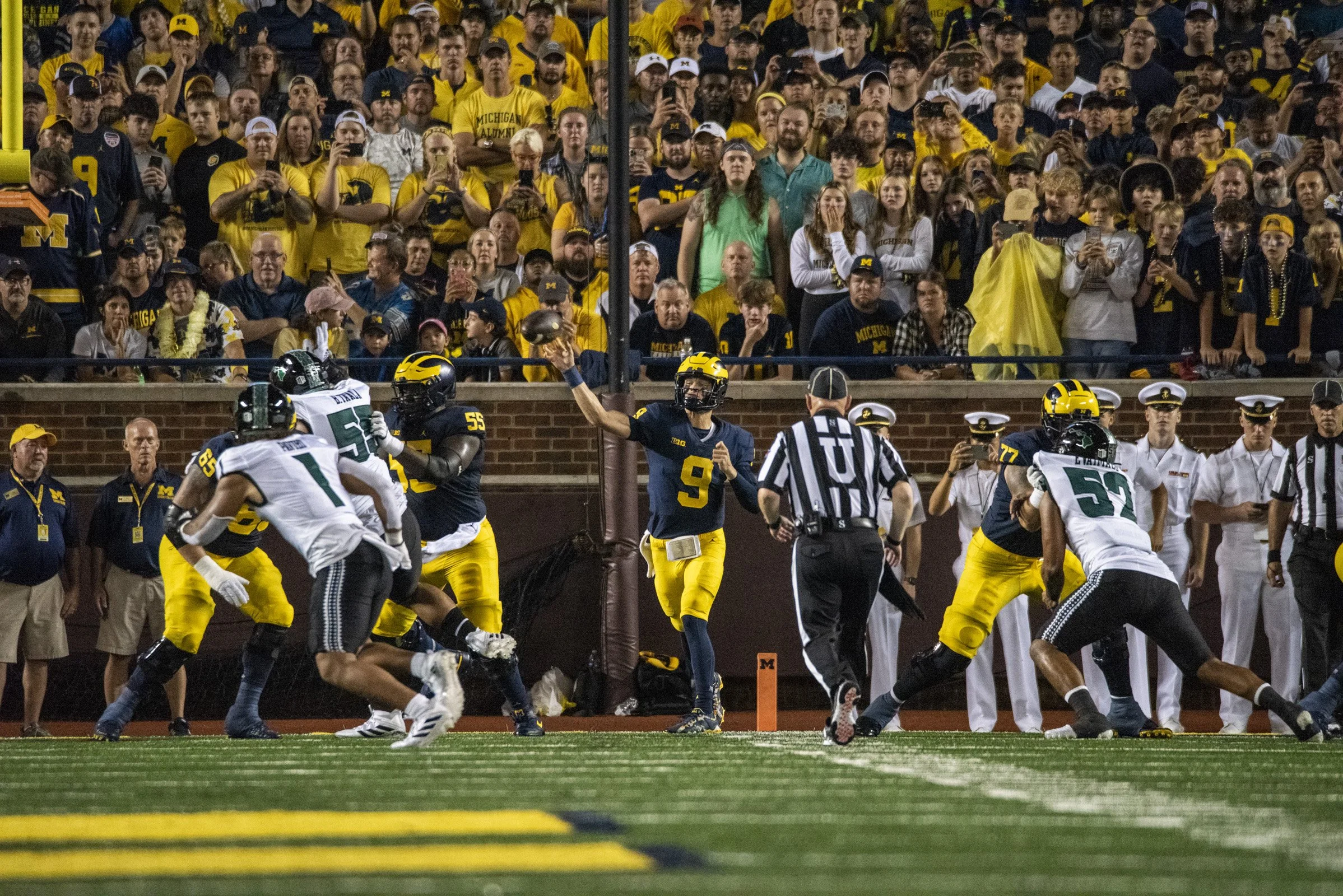 2022 FB_UM vs Hawaii0043.jpg