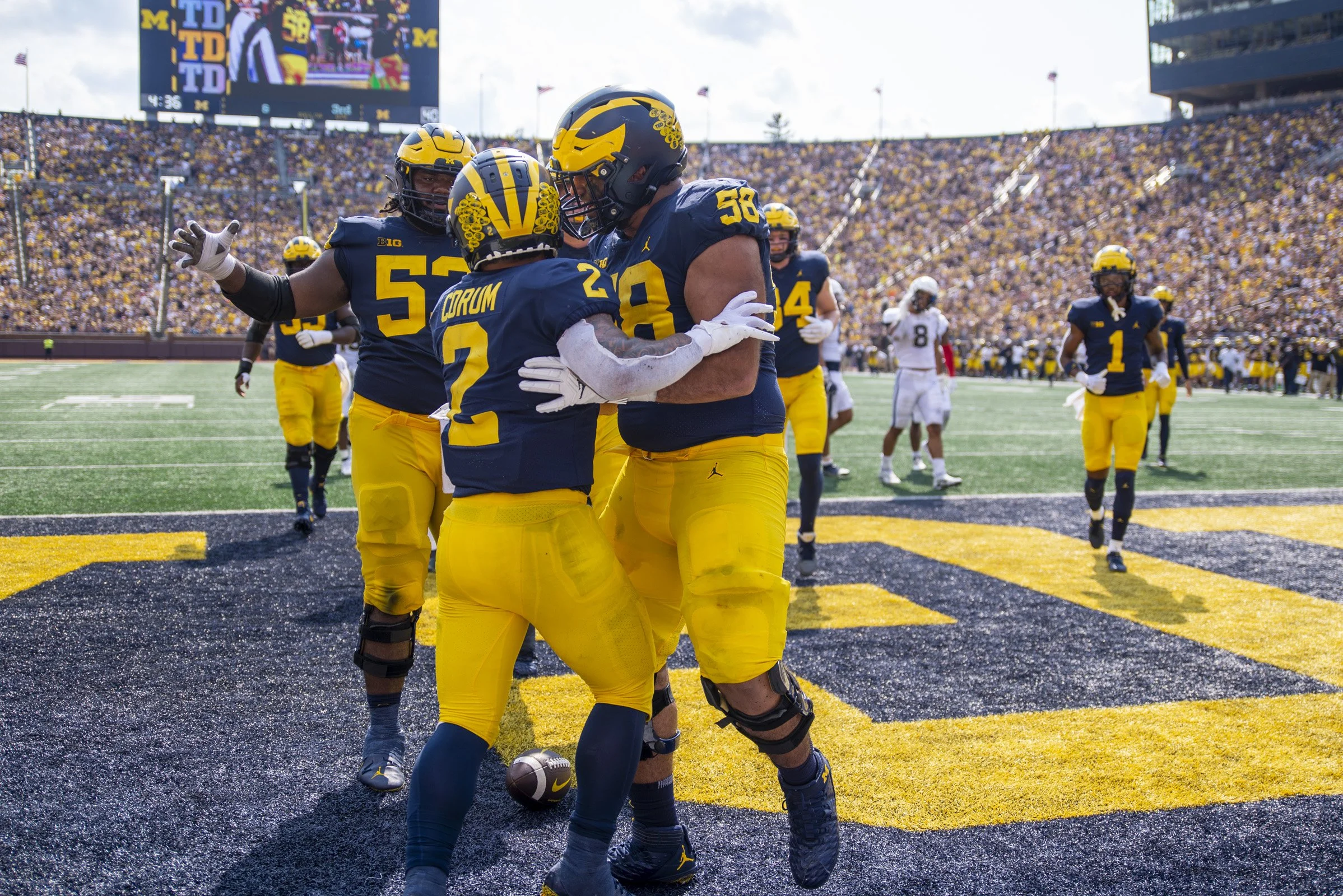 2022 FB_UM vs UCONN077.jpg