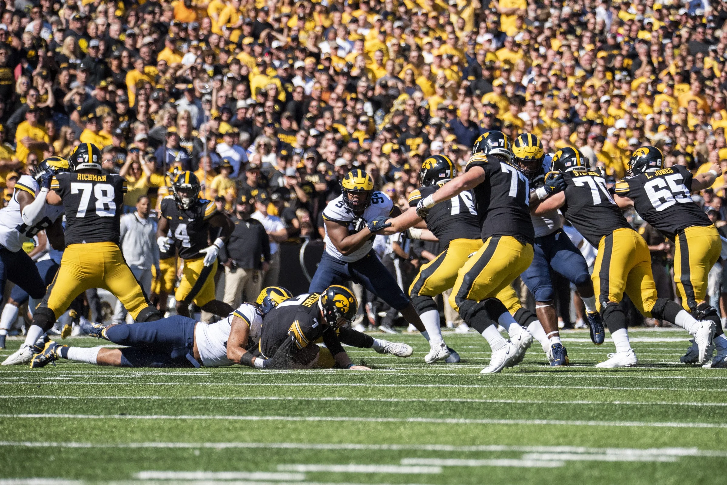 2022 FB_UM vs Iowa073.jpg