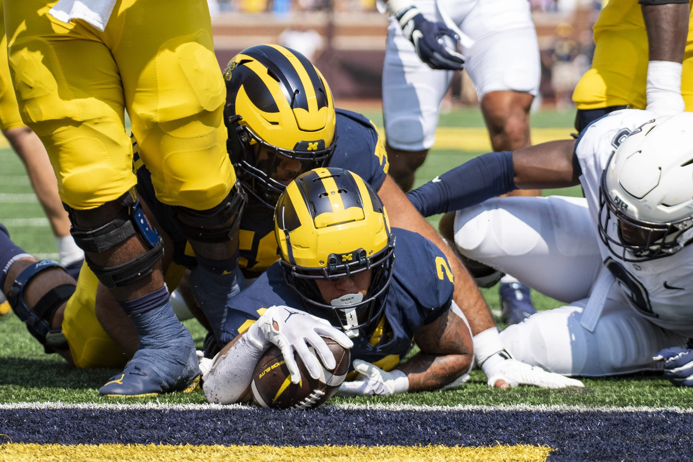 2022 FB_UM vs UCONN034.jpg