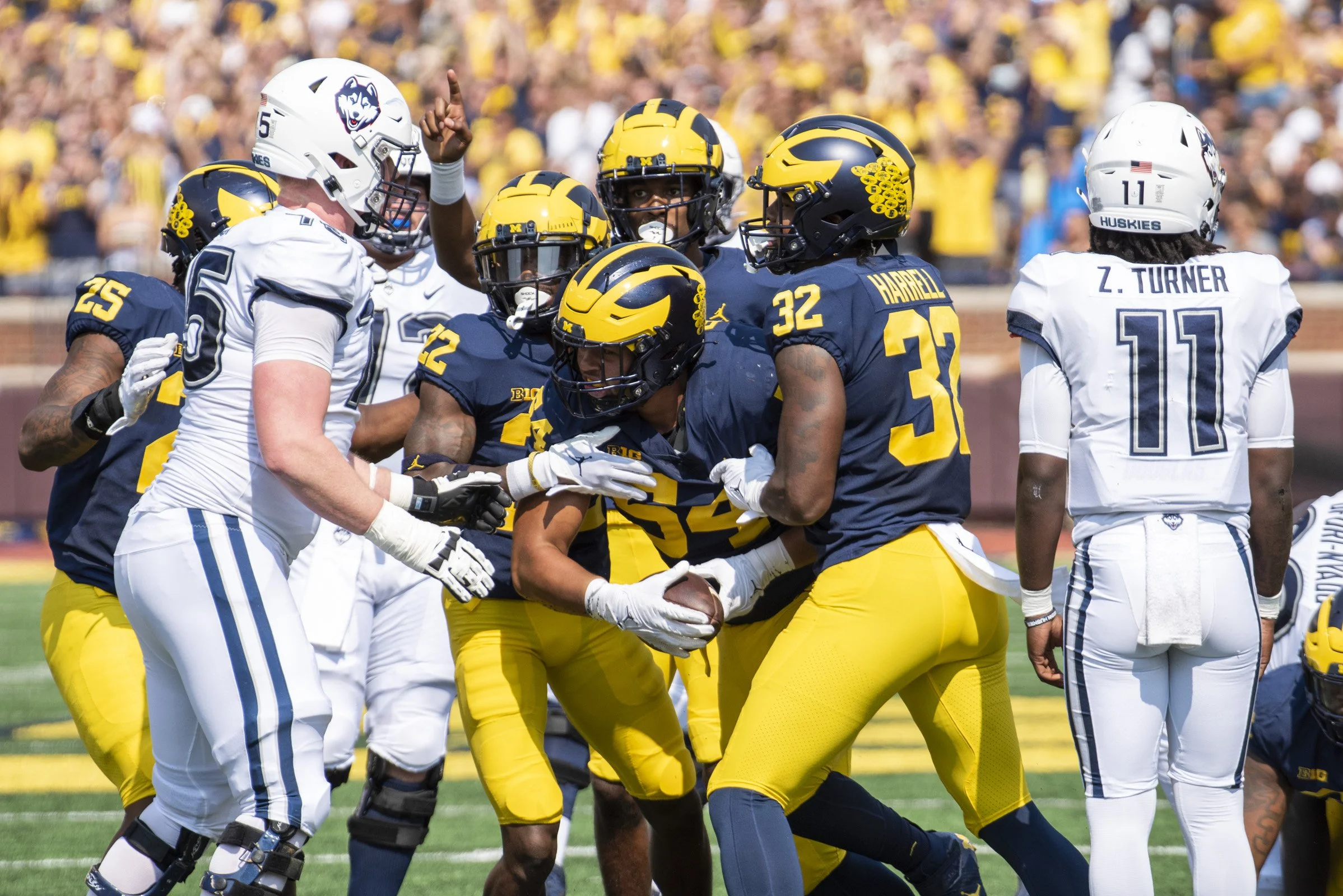 2022 FB_UM vs UCONN038.jpg