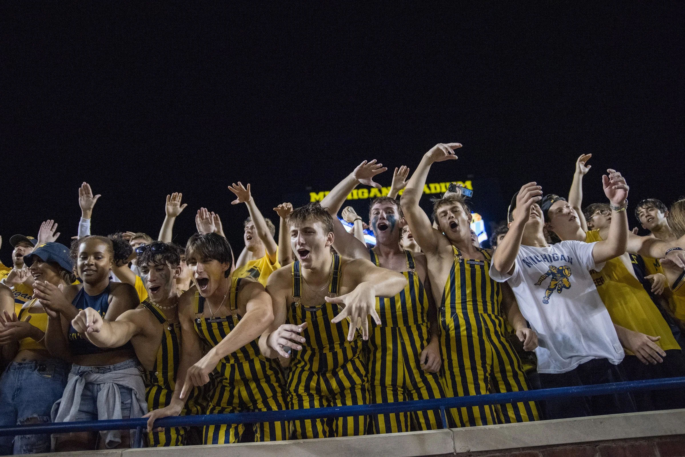 2022 FB_UM vs Hawaii0026.jpg