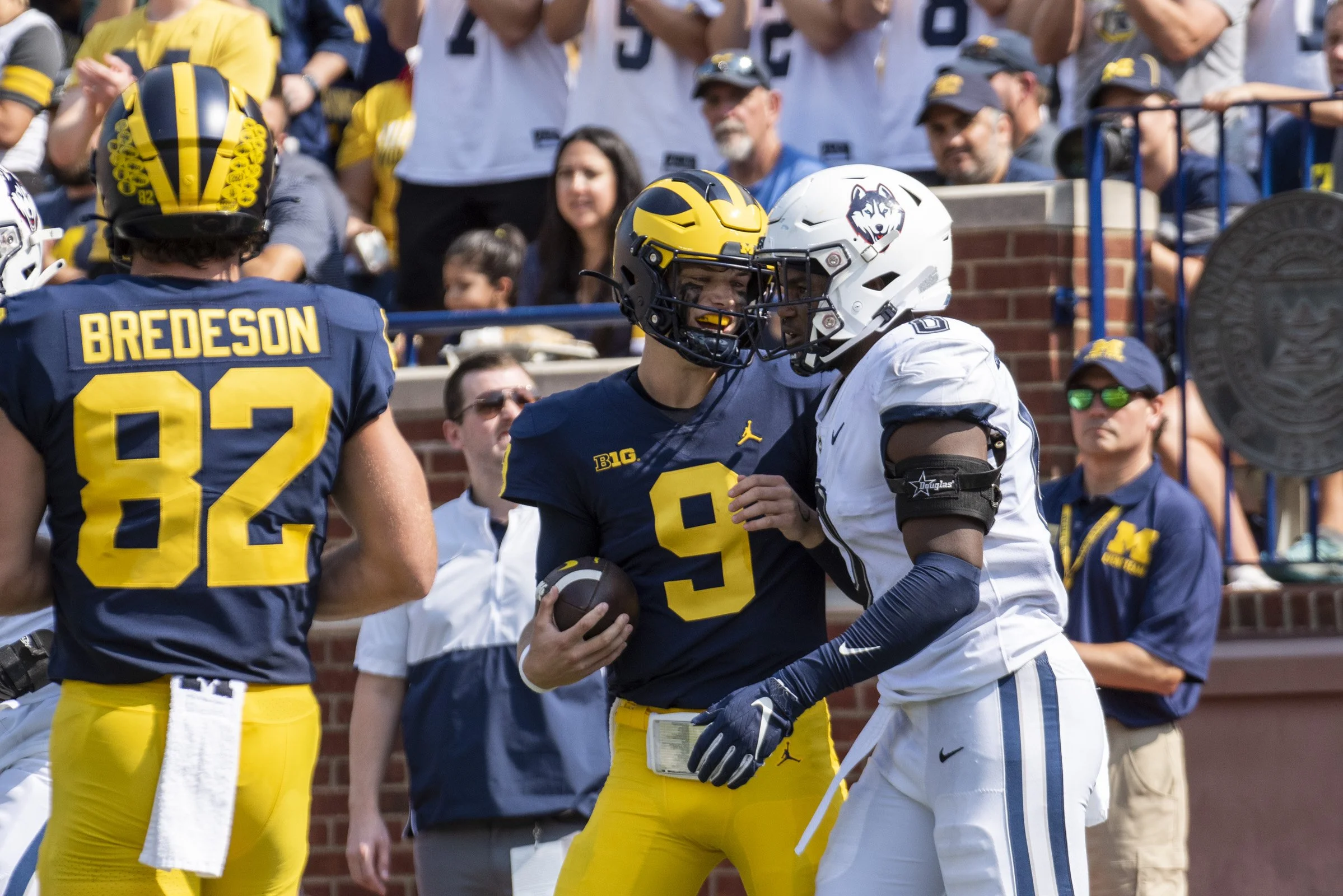 2022 FB_UM vs UCONN030.jpg