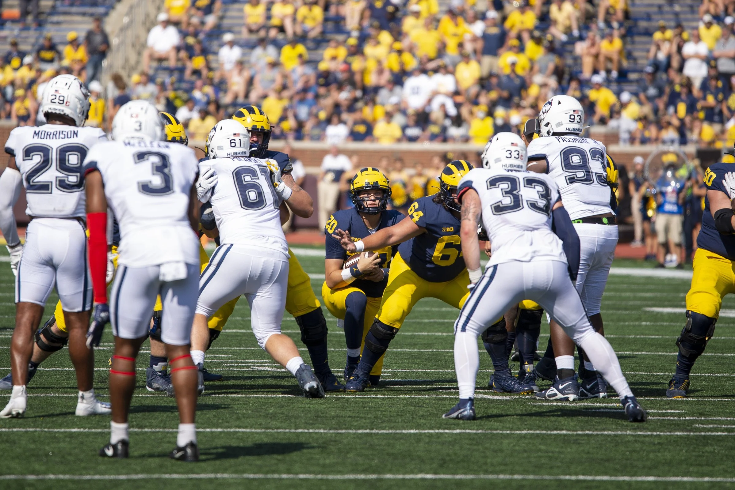 2022 FB_UM vs UCONN079.jpg