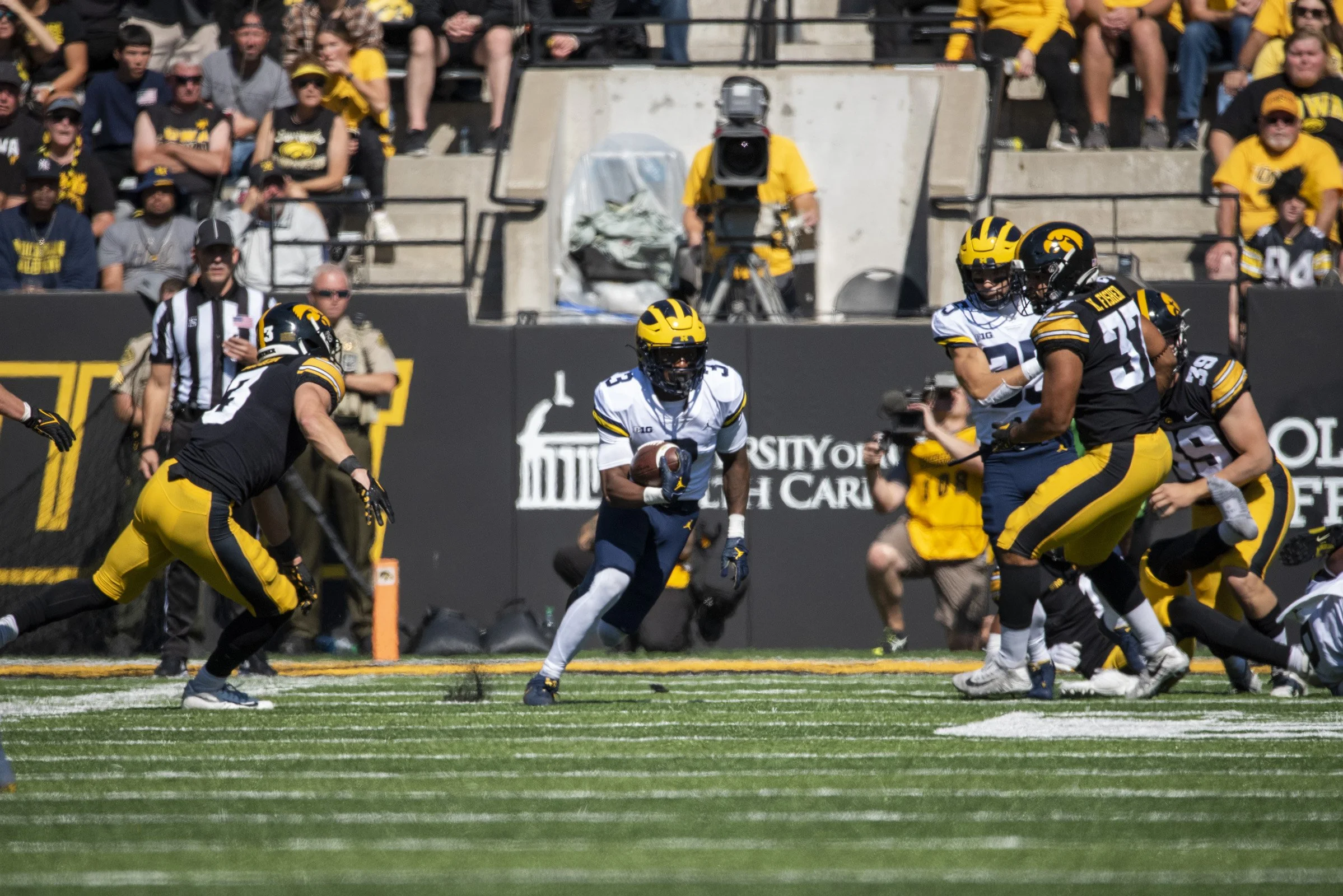 2022 FB_UM vs Iowa048.jpg