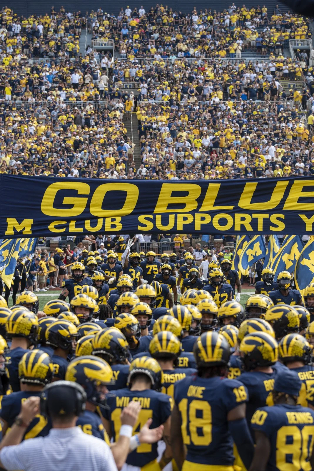 2022 FB_UM vs UCONN013.jpg