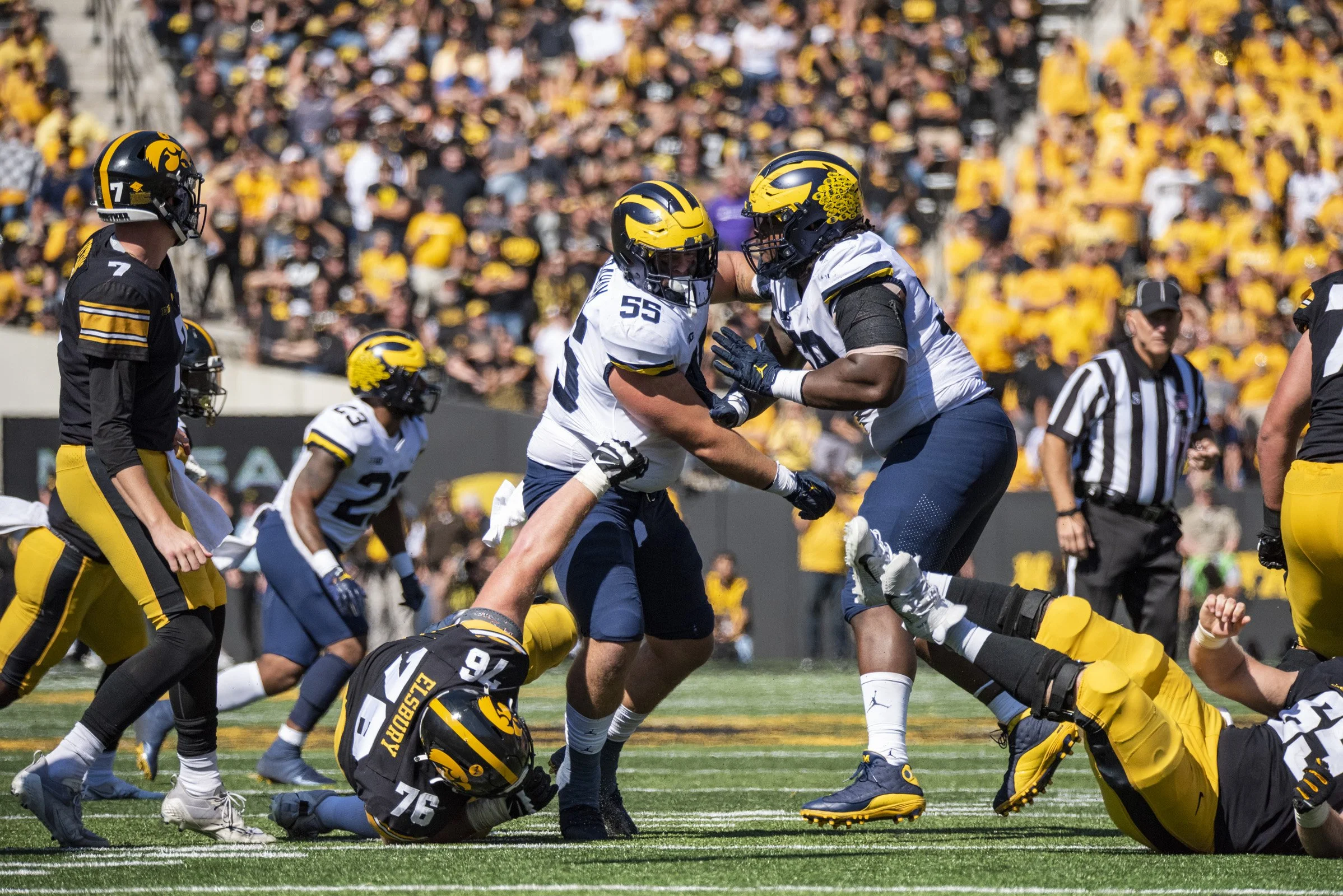 2022 FB_UM vs Iowa070.jpg