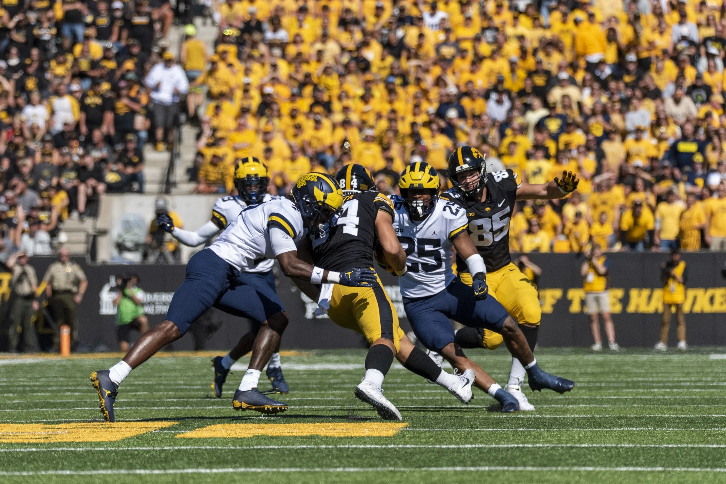 2022 FB_UM vs Iowa041.jpg