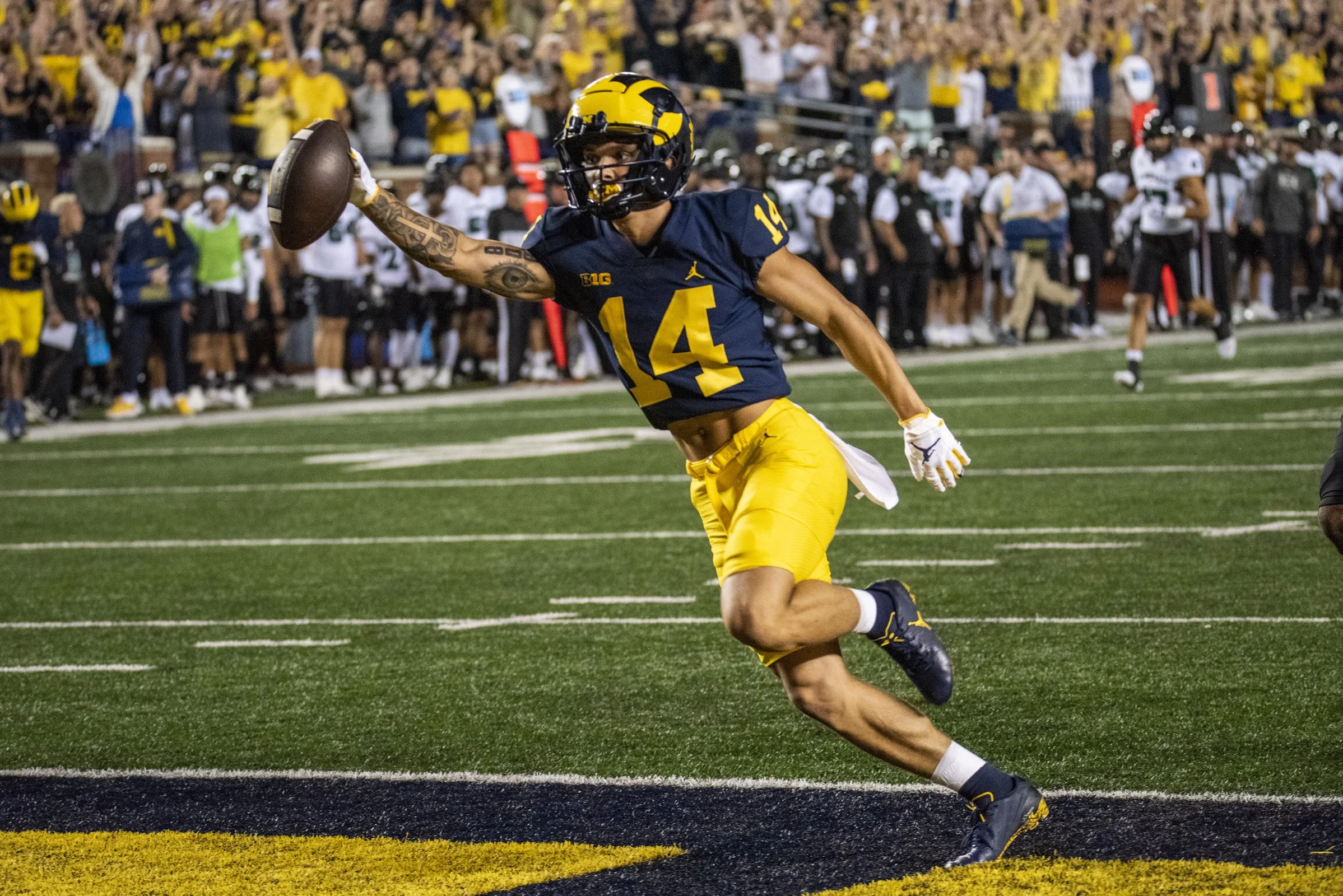 2022 FB_UM vs Hawaii0030.jpg