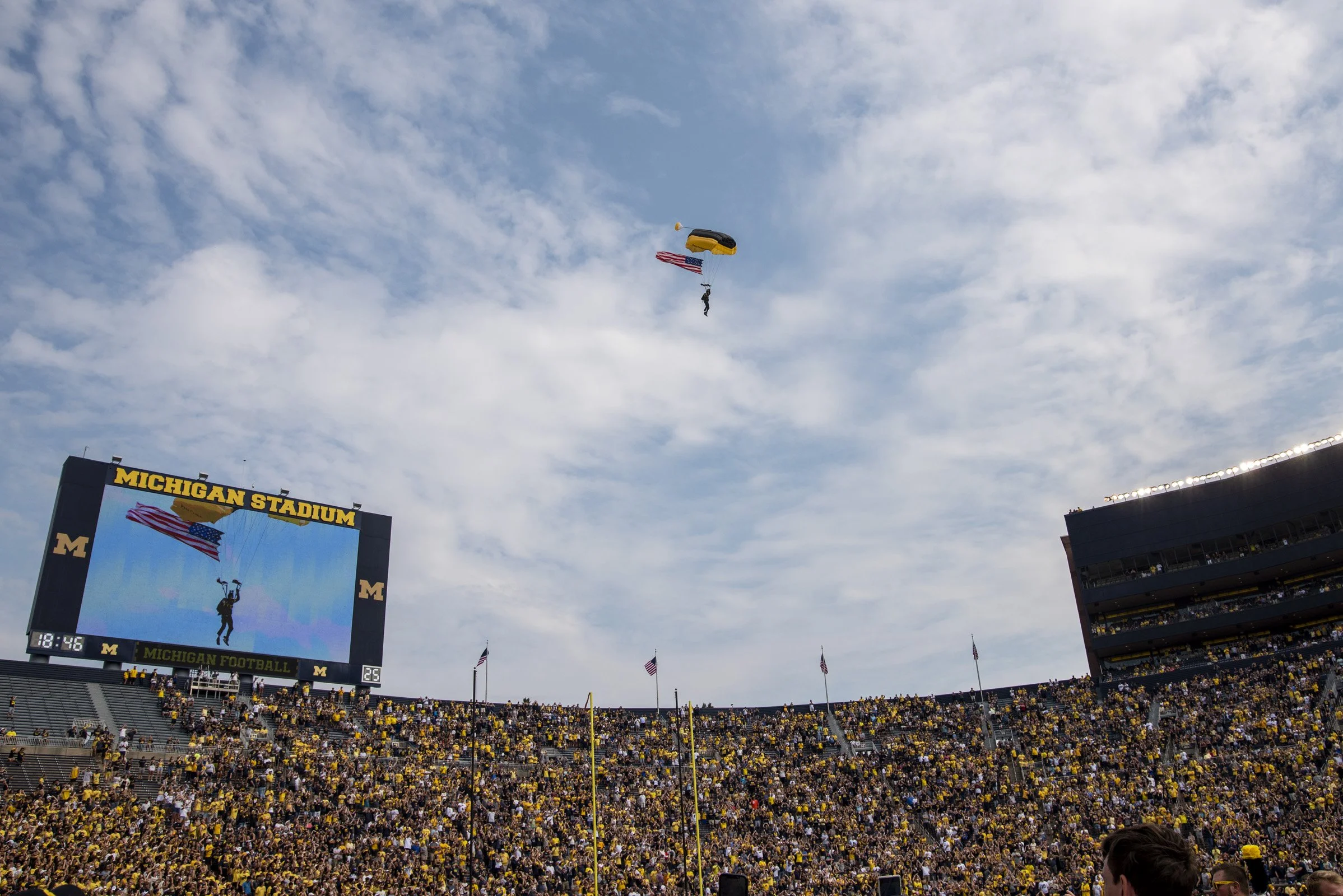 2022 FB_UM vs UCONN008.jpg