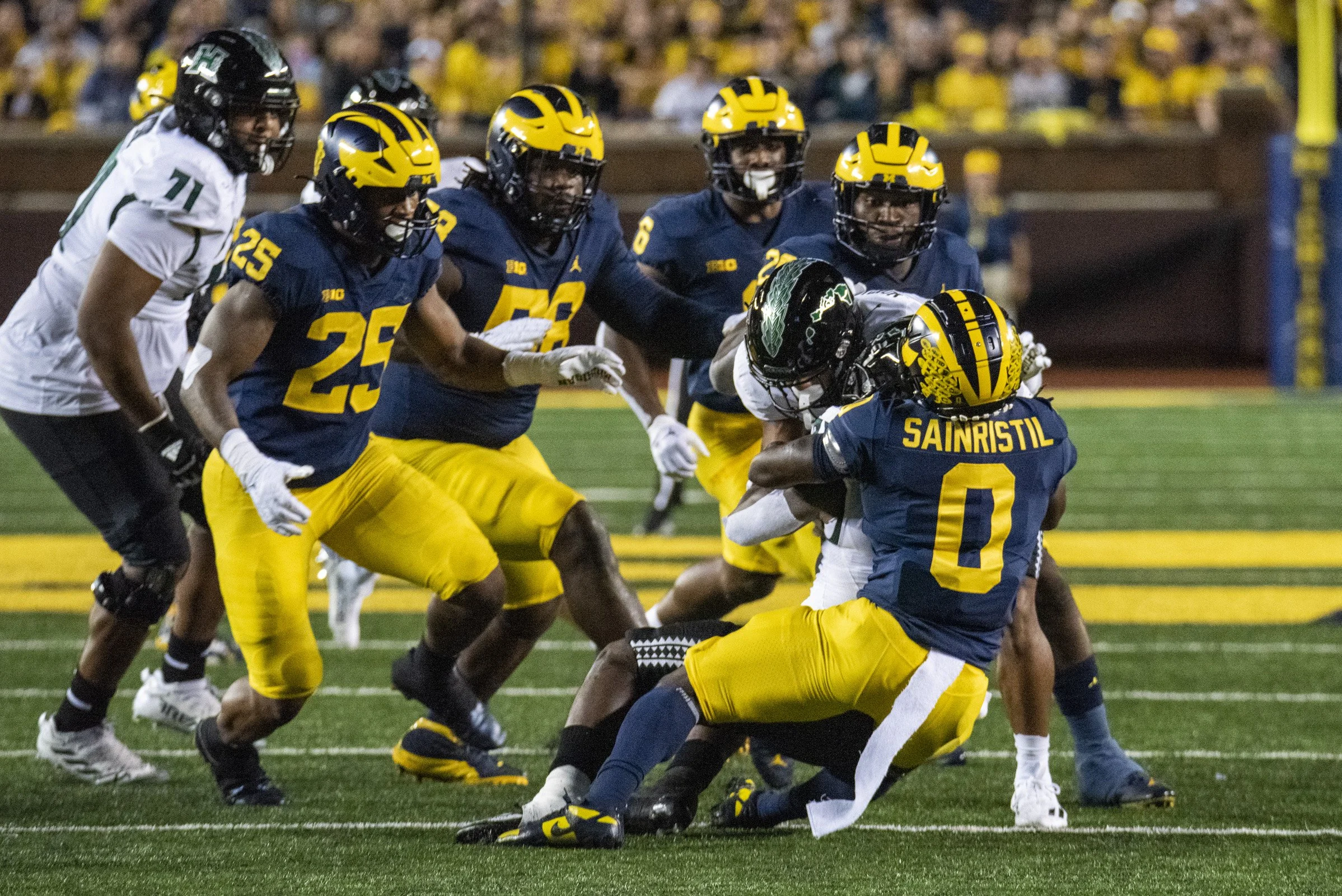 2022 FB_UM vs Hawaii0034.jpg